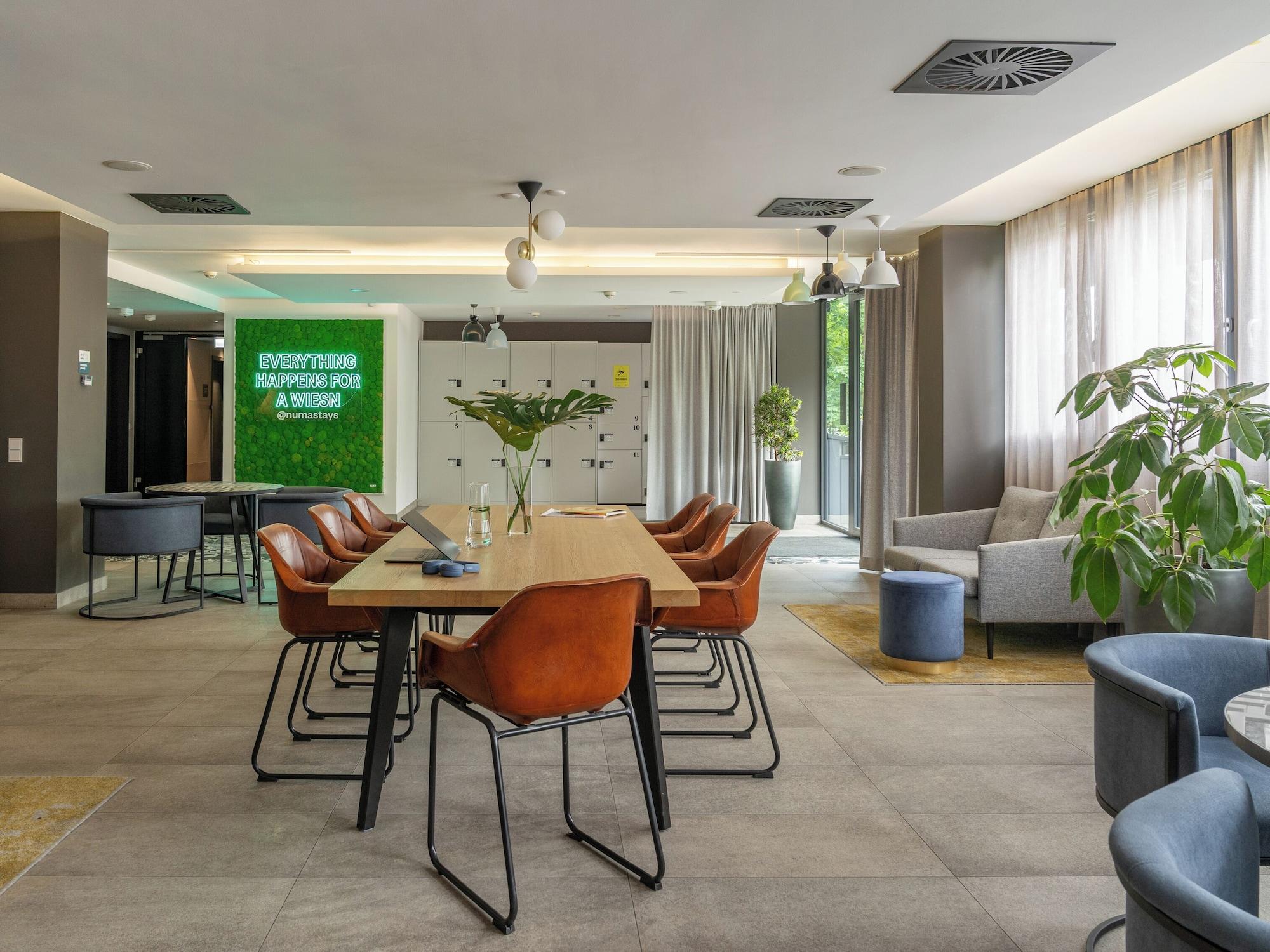 Varios Numa Munich Viktoria