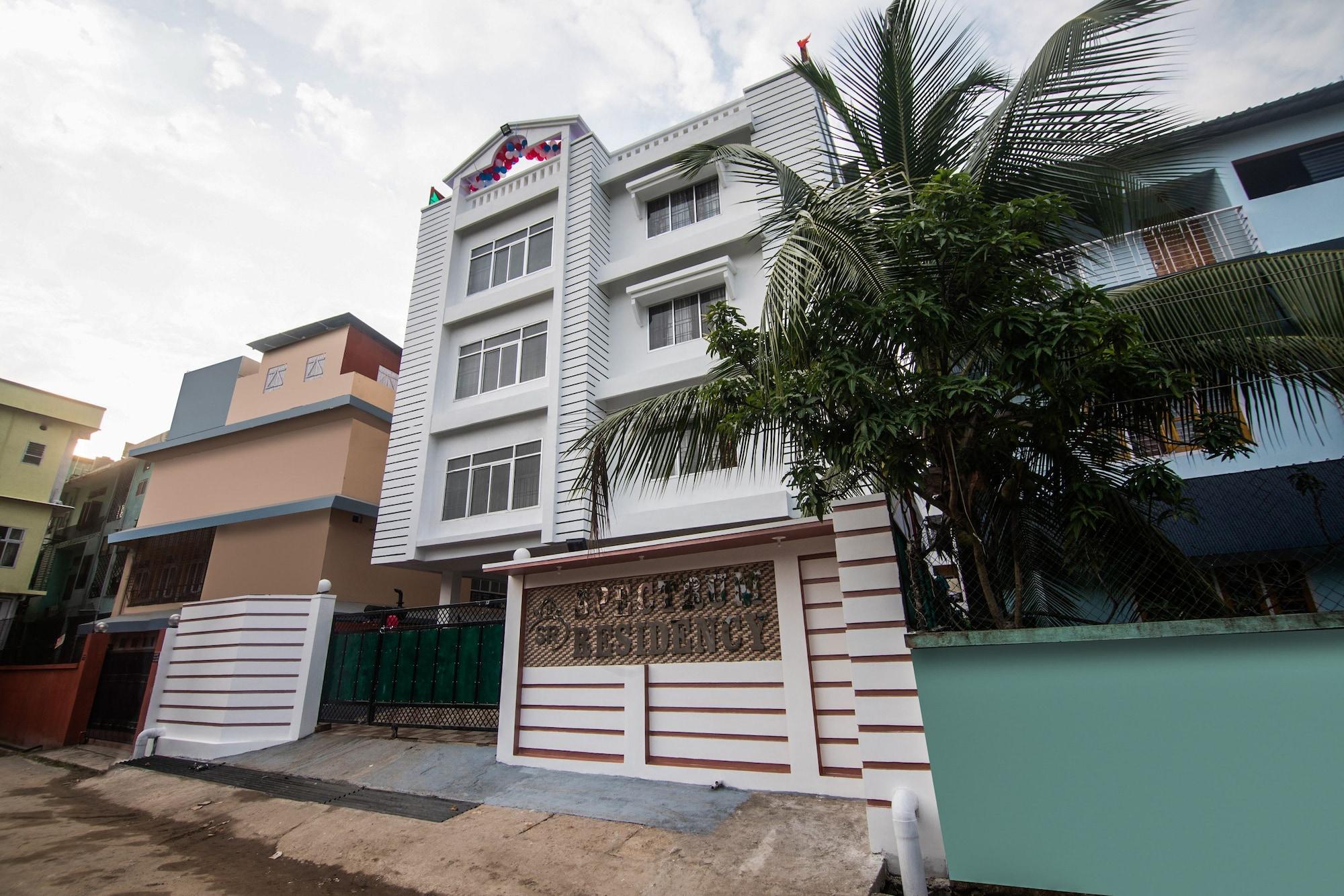 Vista Exterior OYO 15700 Spectrum Residency