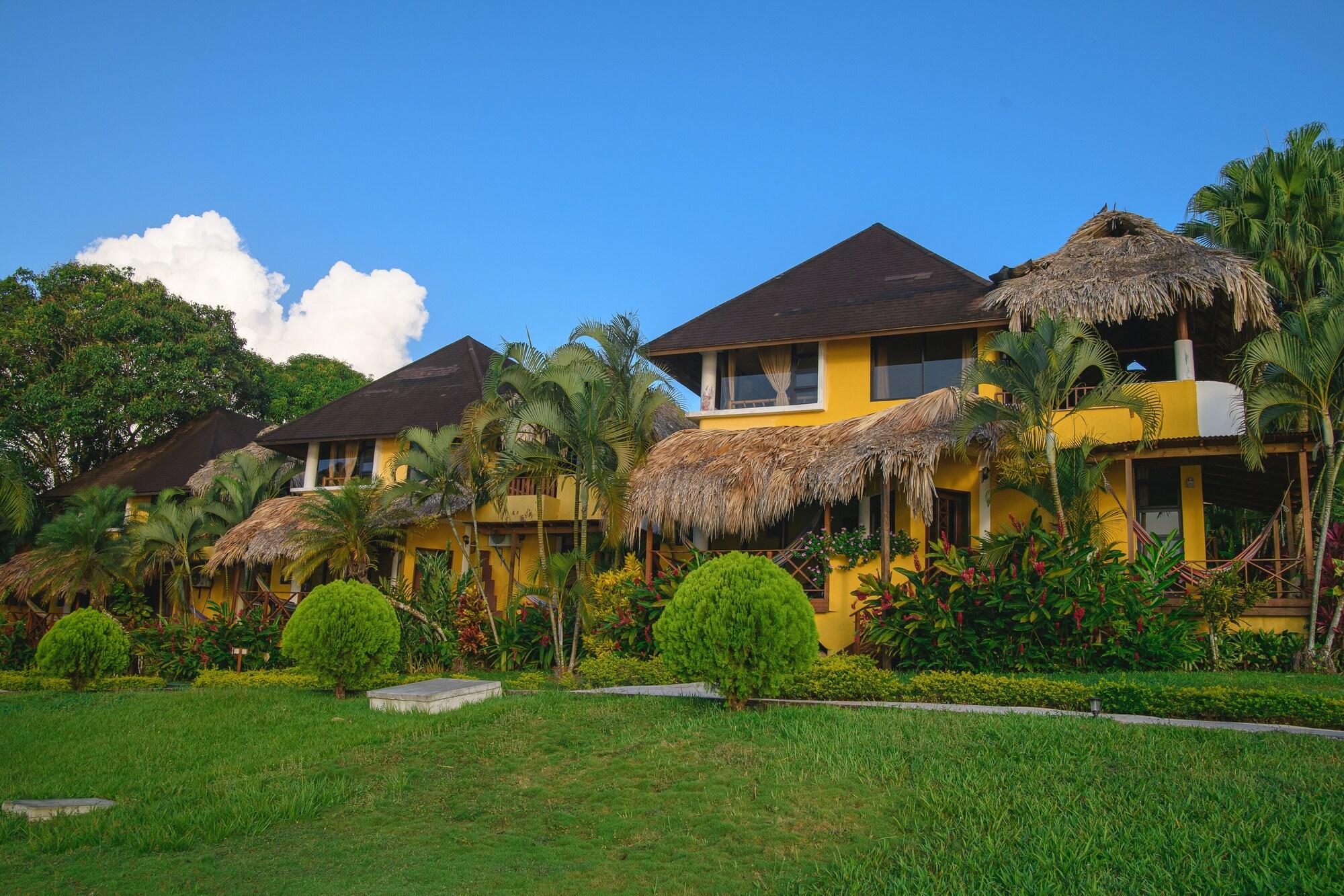 Vista Exterior Banana Palms Hotel