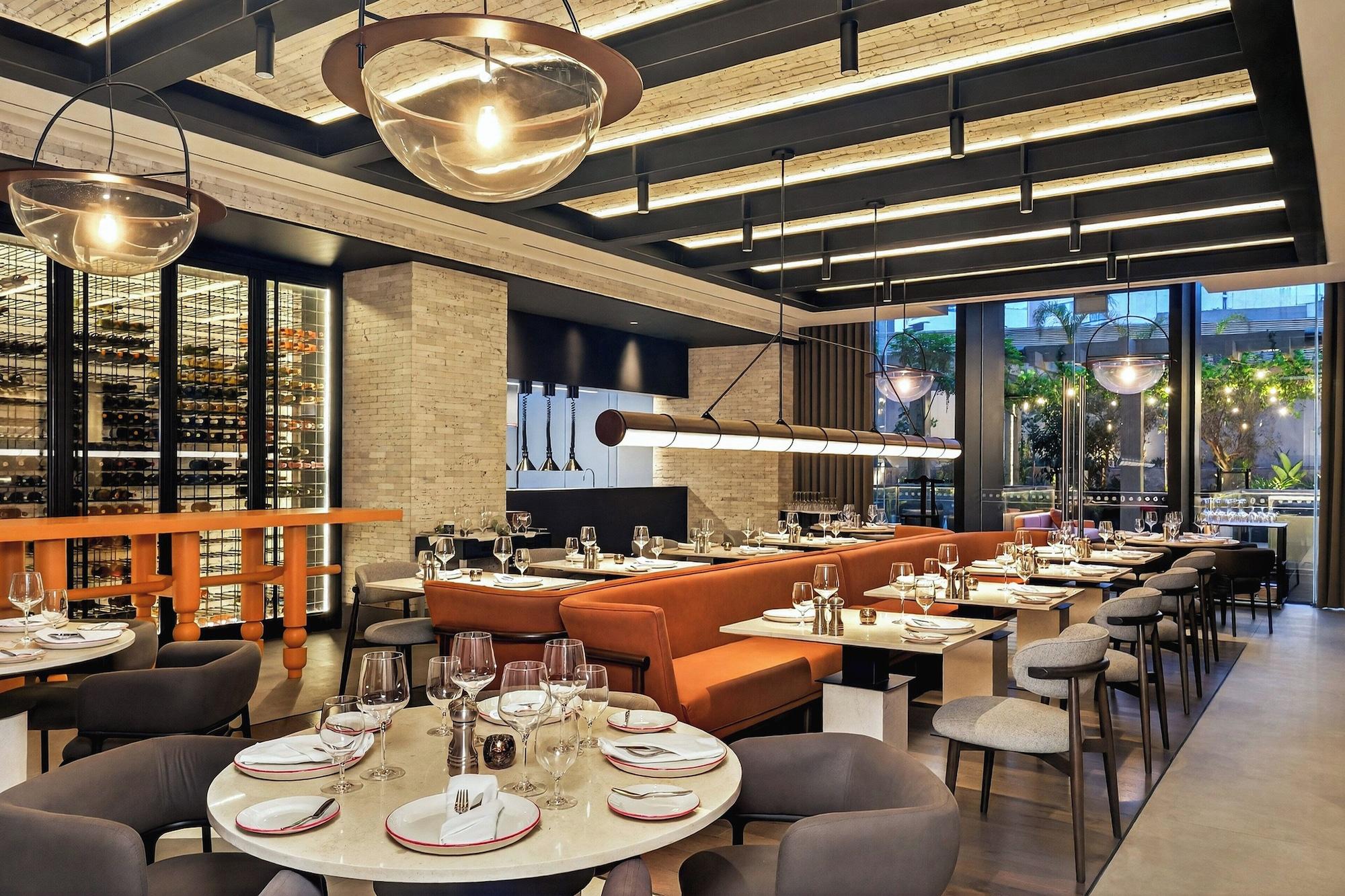 Restaurant Hotel Indigo Lima Miraflores by IHG
