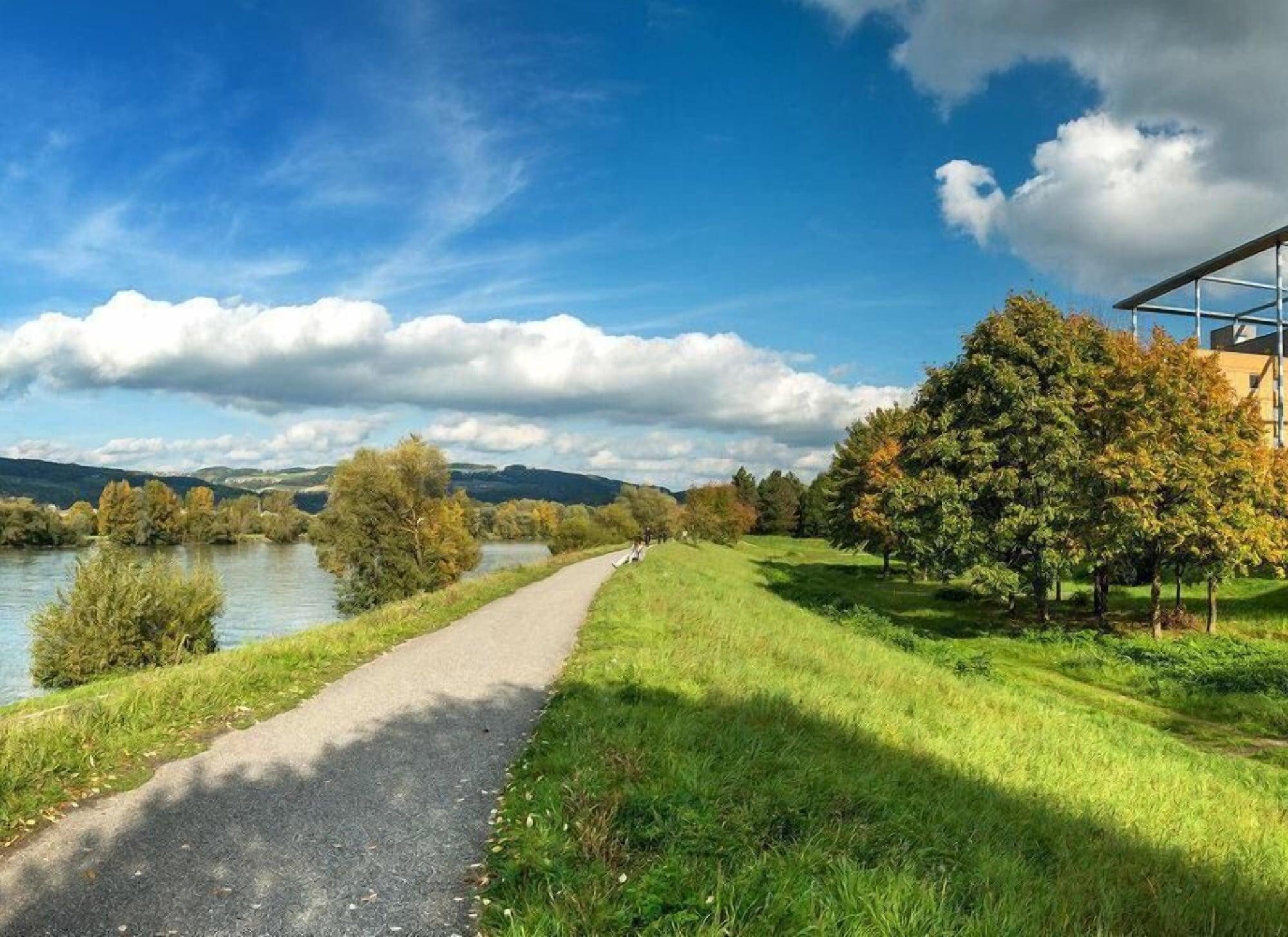 Vista Exterior Trans World Hotel Donauwelle