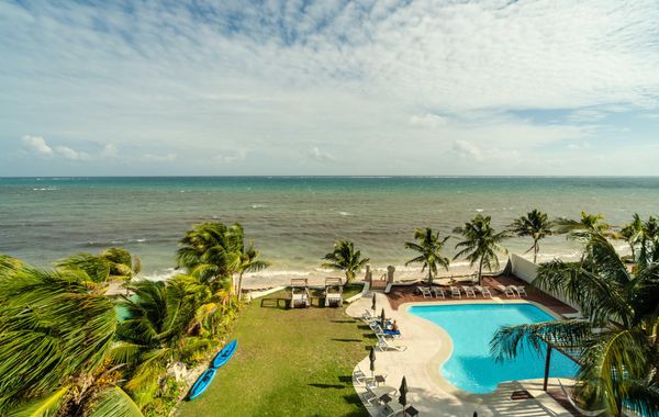 Casa Del Puerto By Mij Beachfront Hotel - Hoteles 4 estrellas en Puerto Morelos, México