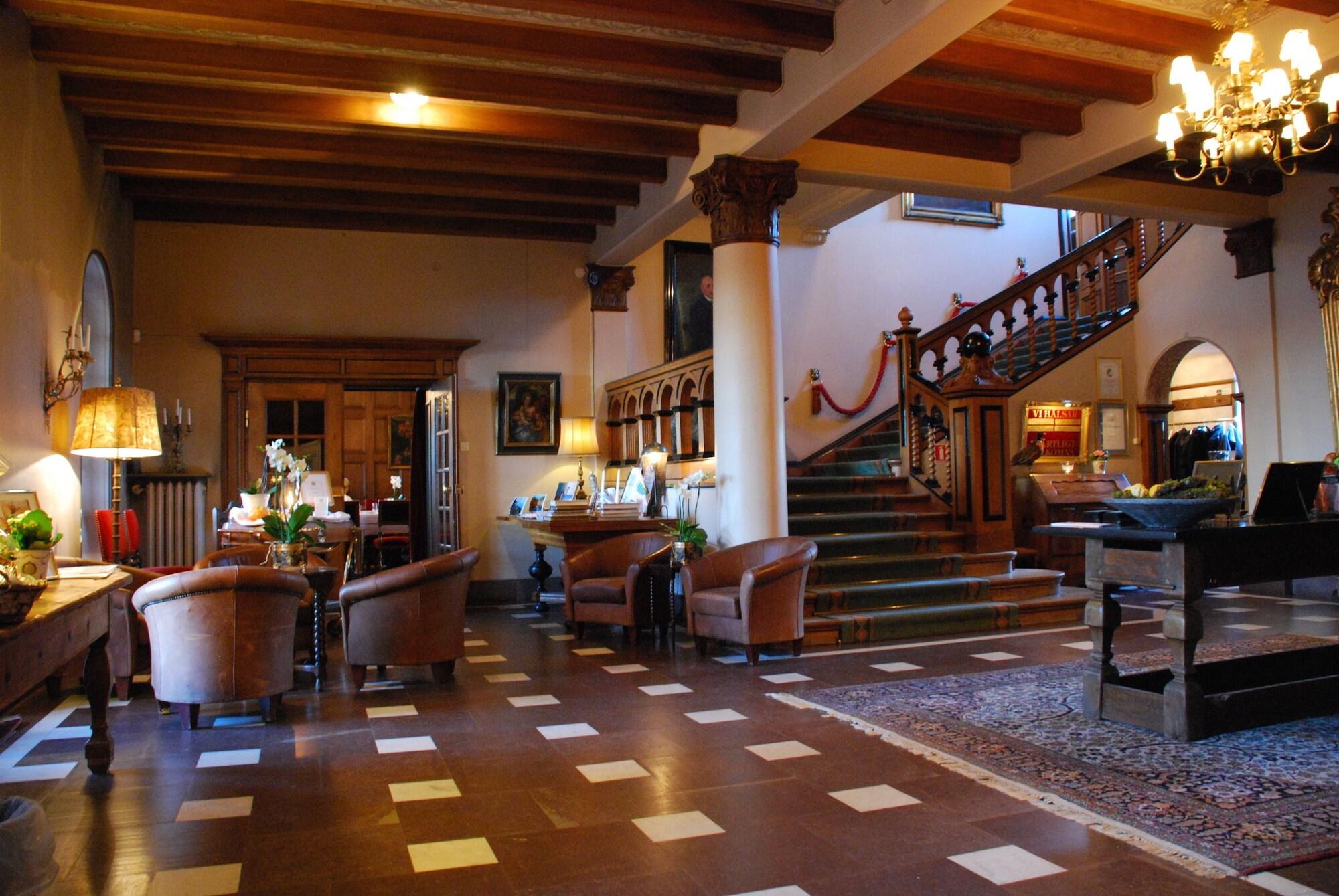 Vista Lobby Engsholms Slott - Adults Only