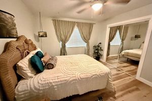 Alquiler Vacacional - Quiet , 5 minutes to Tri-City Hospital,fast WiFi, blackout curtains, fenced yard