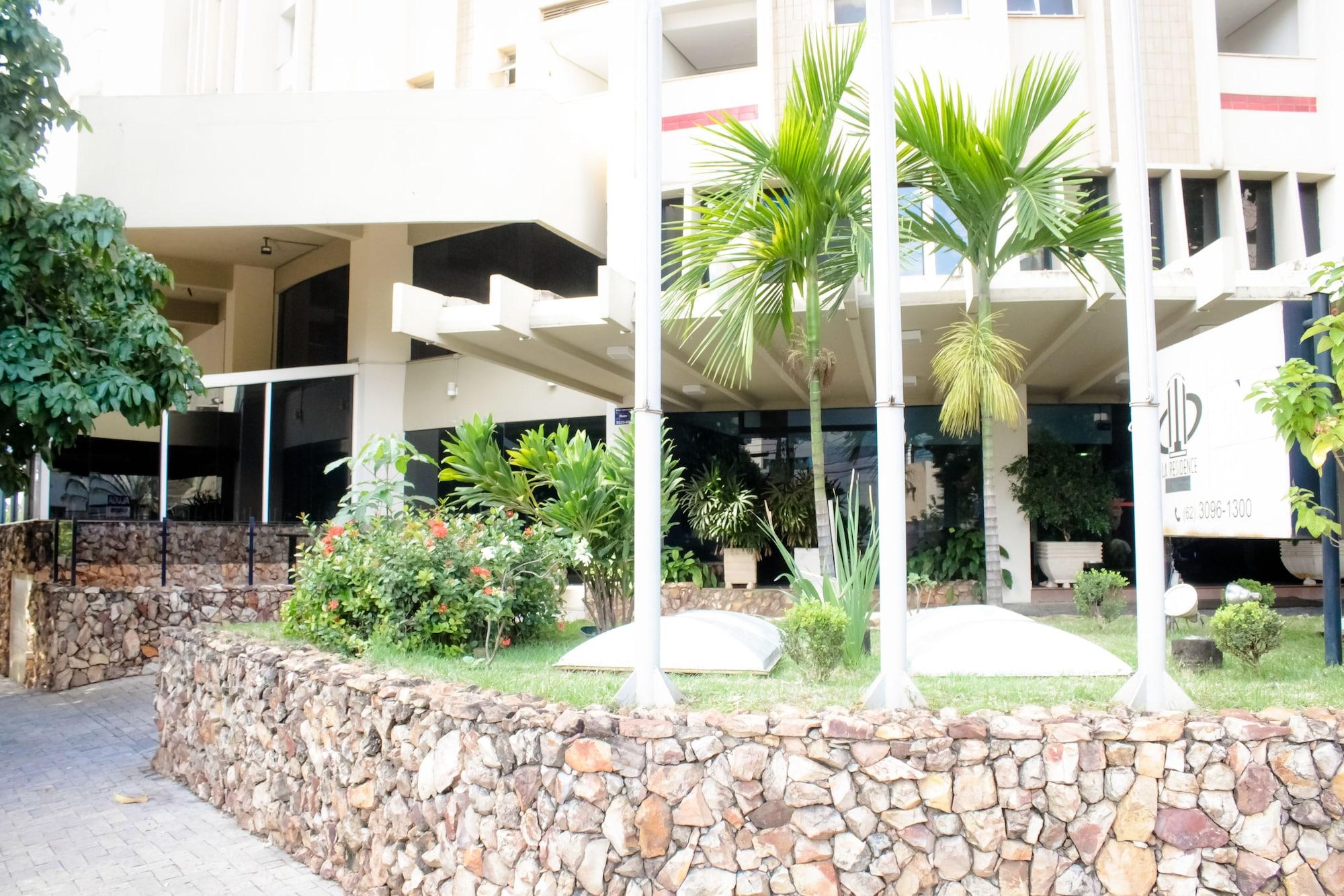Vista Exterior La Residence Flat Hotel