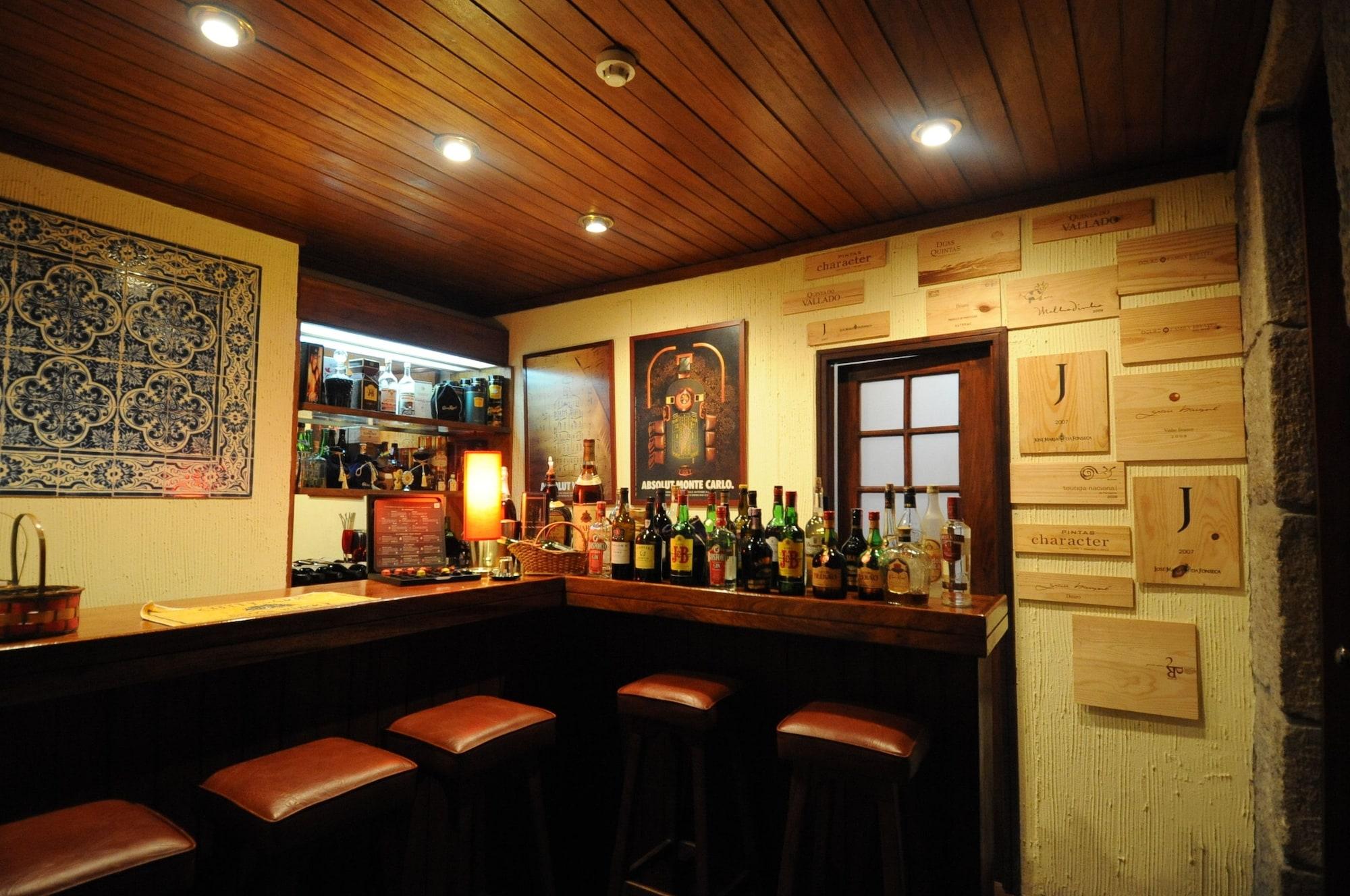 Bar/Salón Corredoura Garden Alojamento