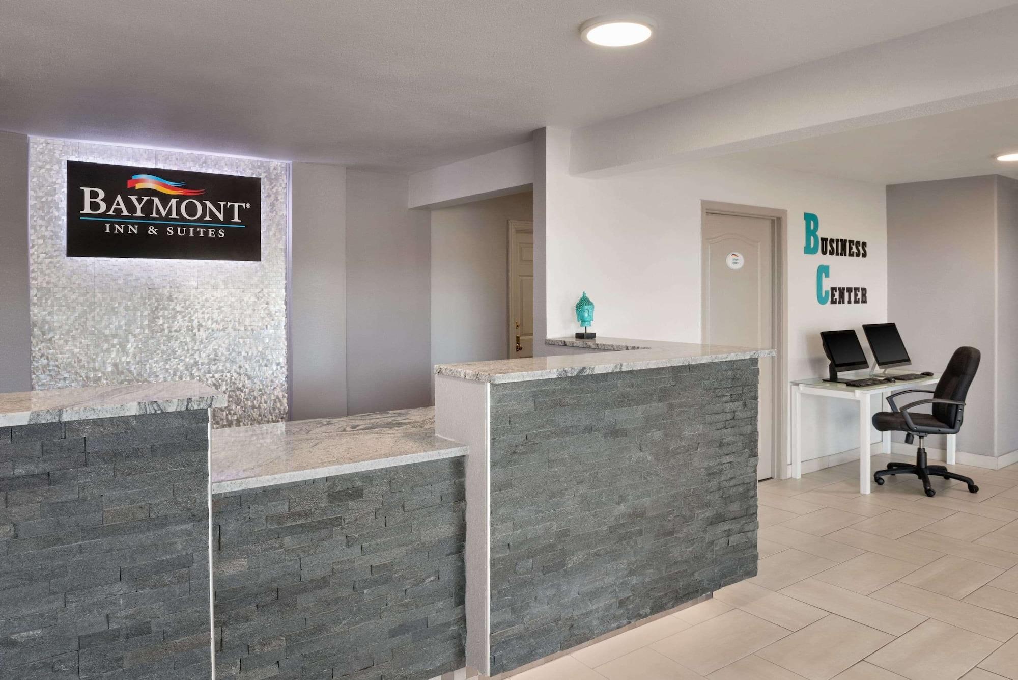 Vista Lobby Baymont by Wyndham Des Moines North