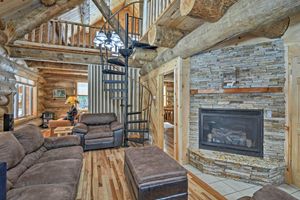 Alquiler Vacacional - Custom Log Cabin w/ Deck & 45 Acres By Pine River!