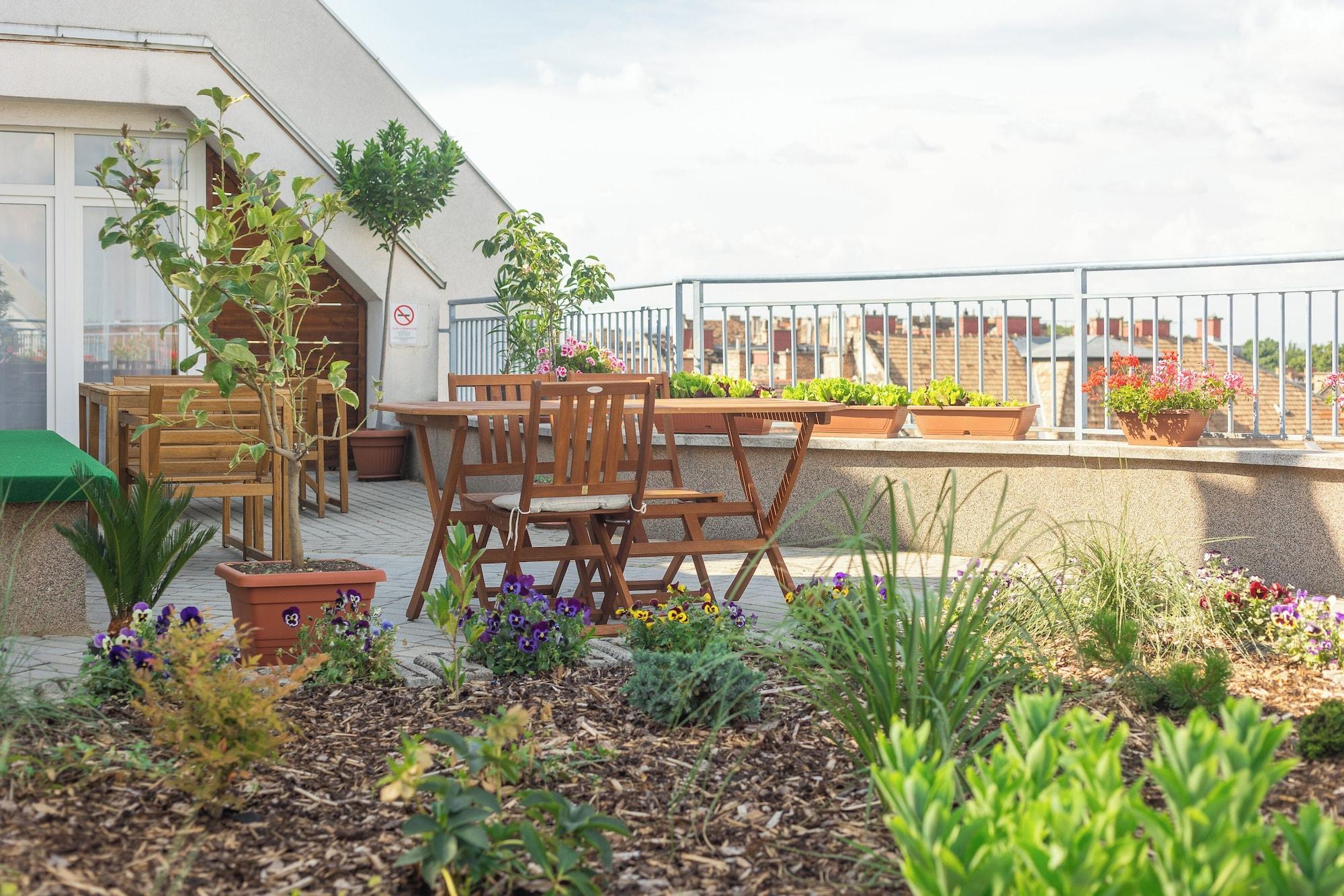 Restaurant Rooftop City Residence