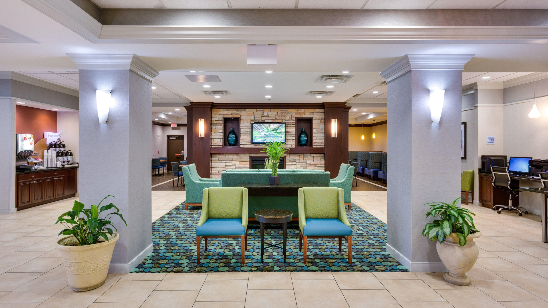 Vista Lobby Holiday Inn Express Washington DC SW - Springfield by IHG