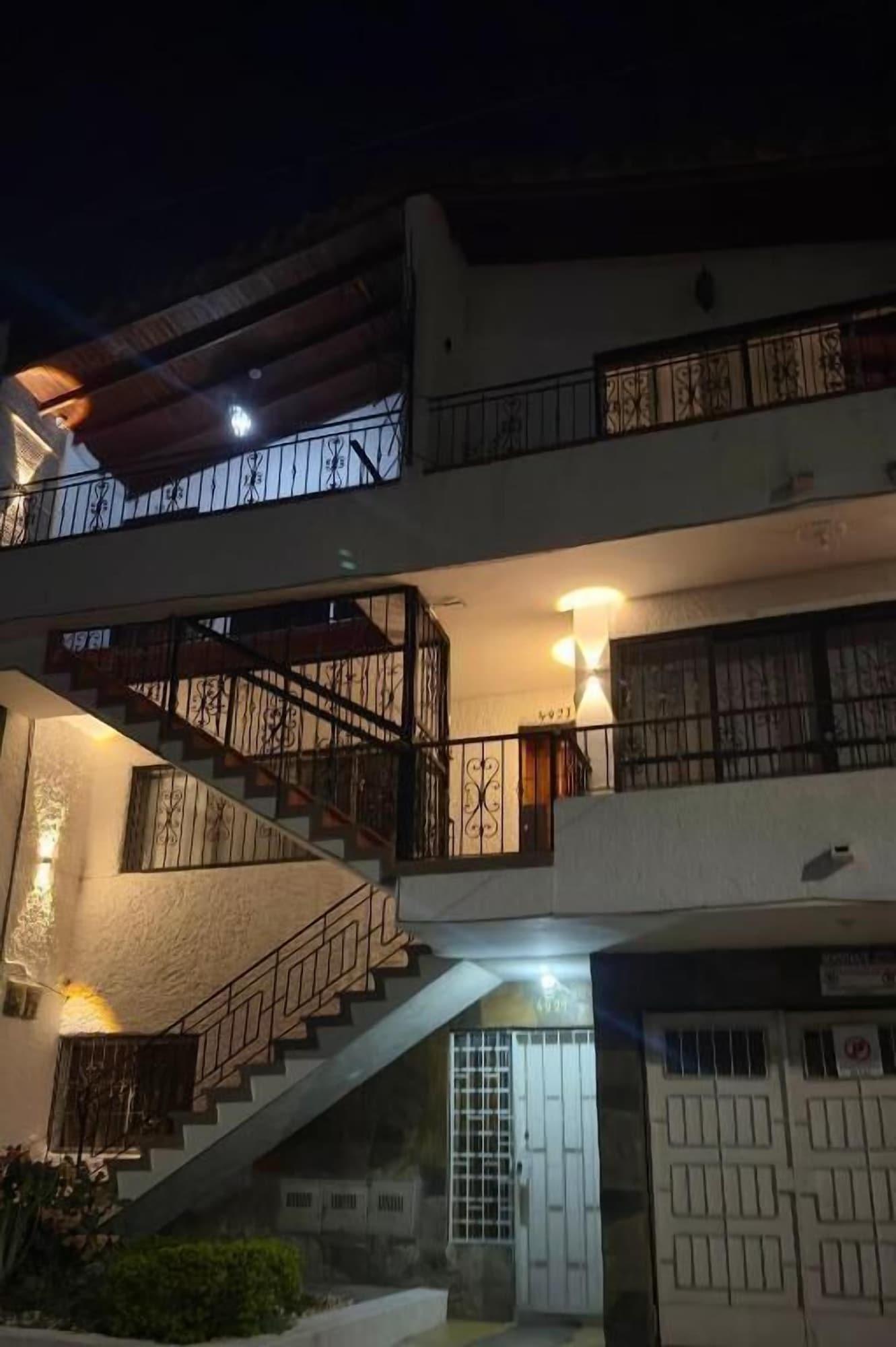 Vista Exterior Alojamiento Casa Blanca Estadio