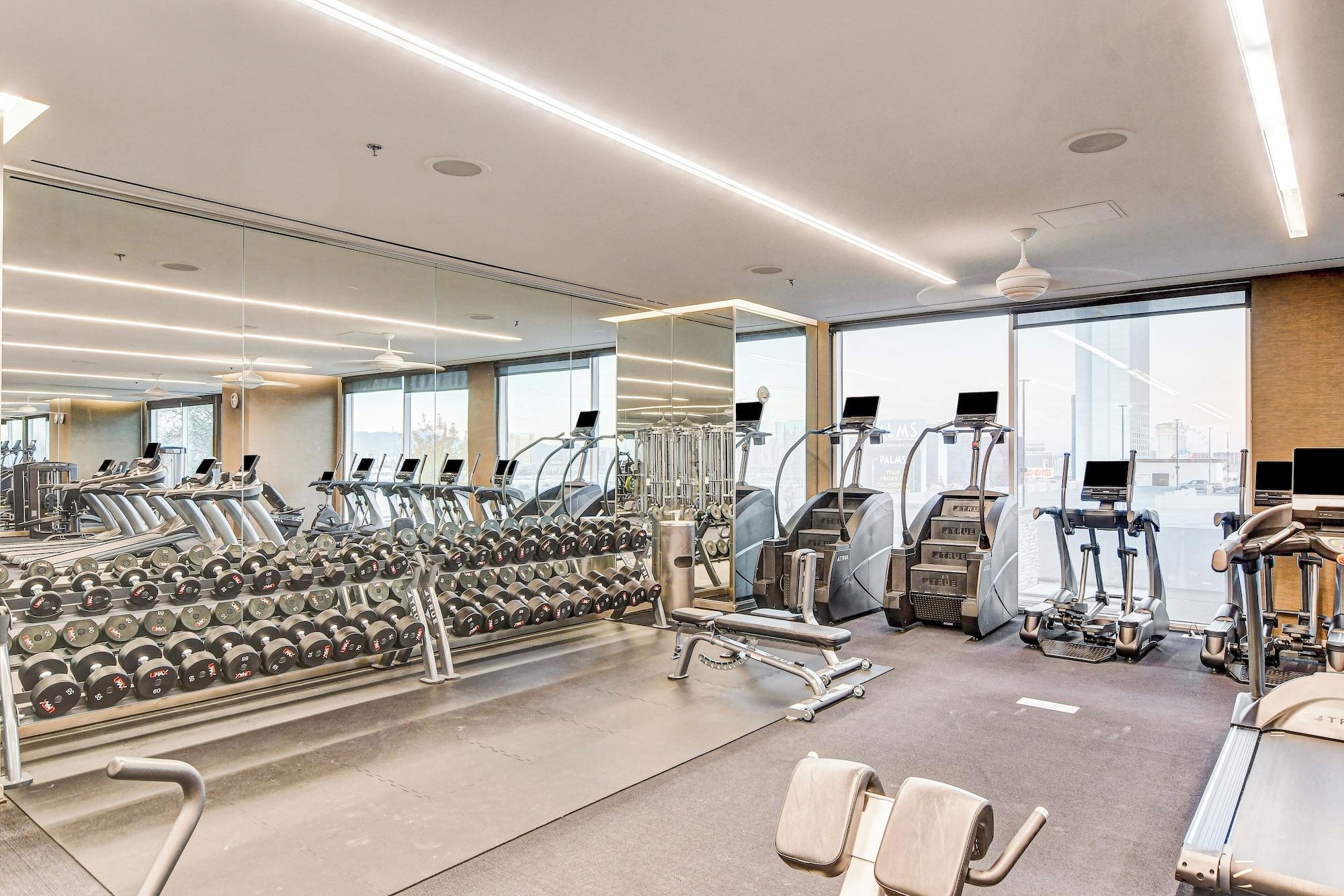 Gimnasio Palms Place - Strip View - High floor