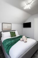 Alquiler Vacacional - Pleasant 3-bedroom house in Hale Barns perfect for relaxing stays