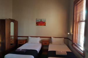 Alojamiento - The Cambridge Hotel & Backpackers