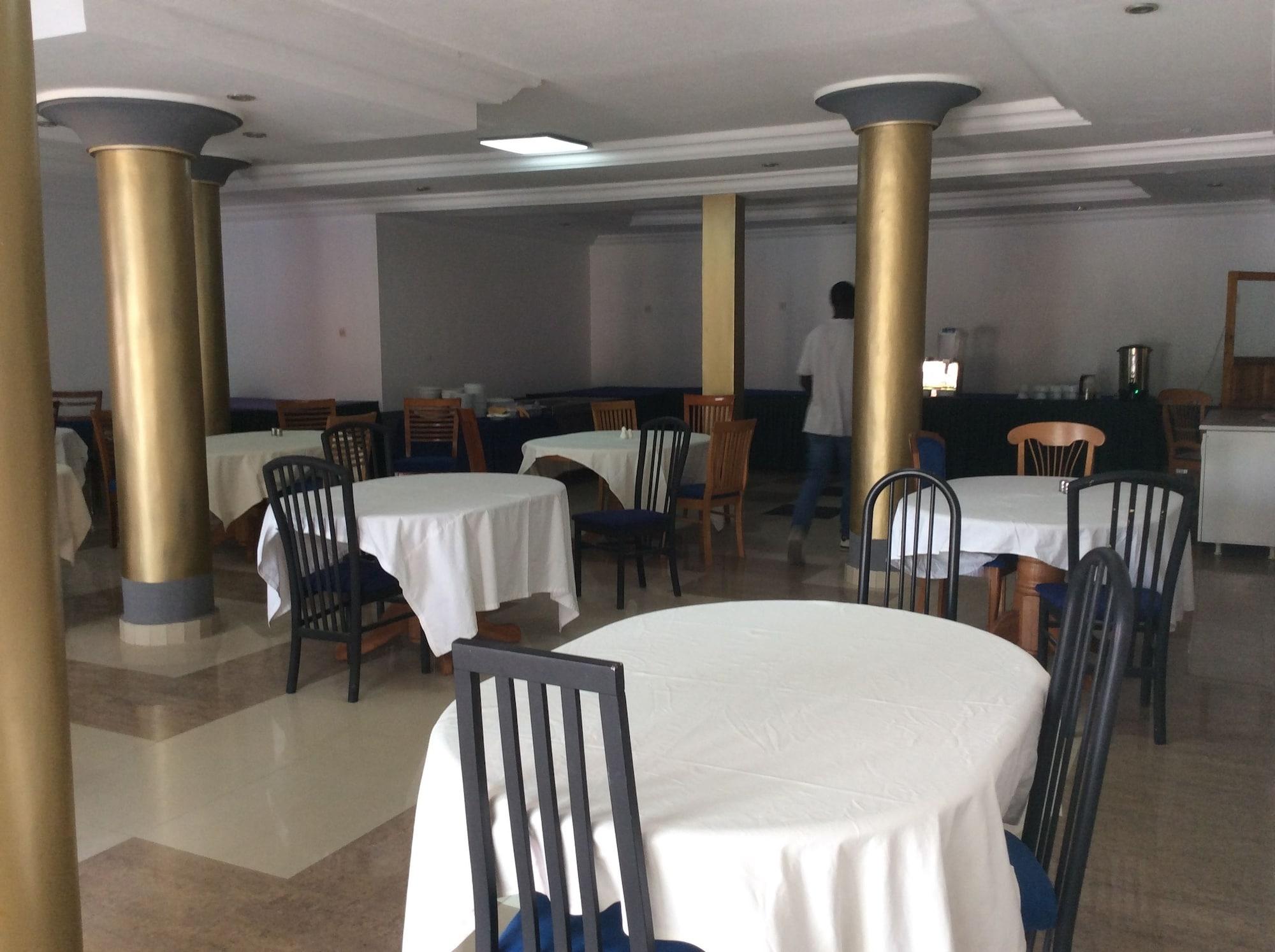 Restaurant Mansea Beach Hotel and Resort