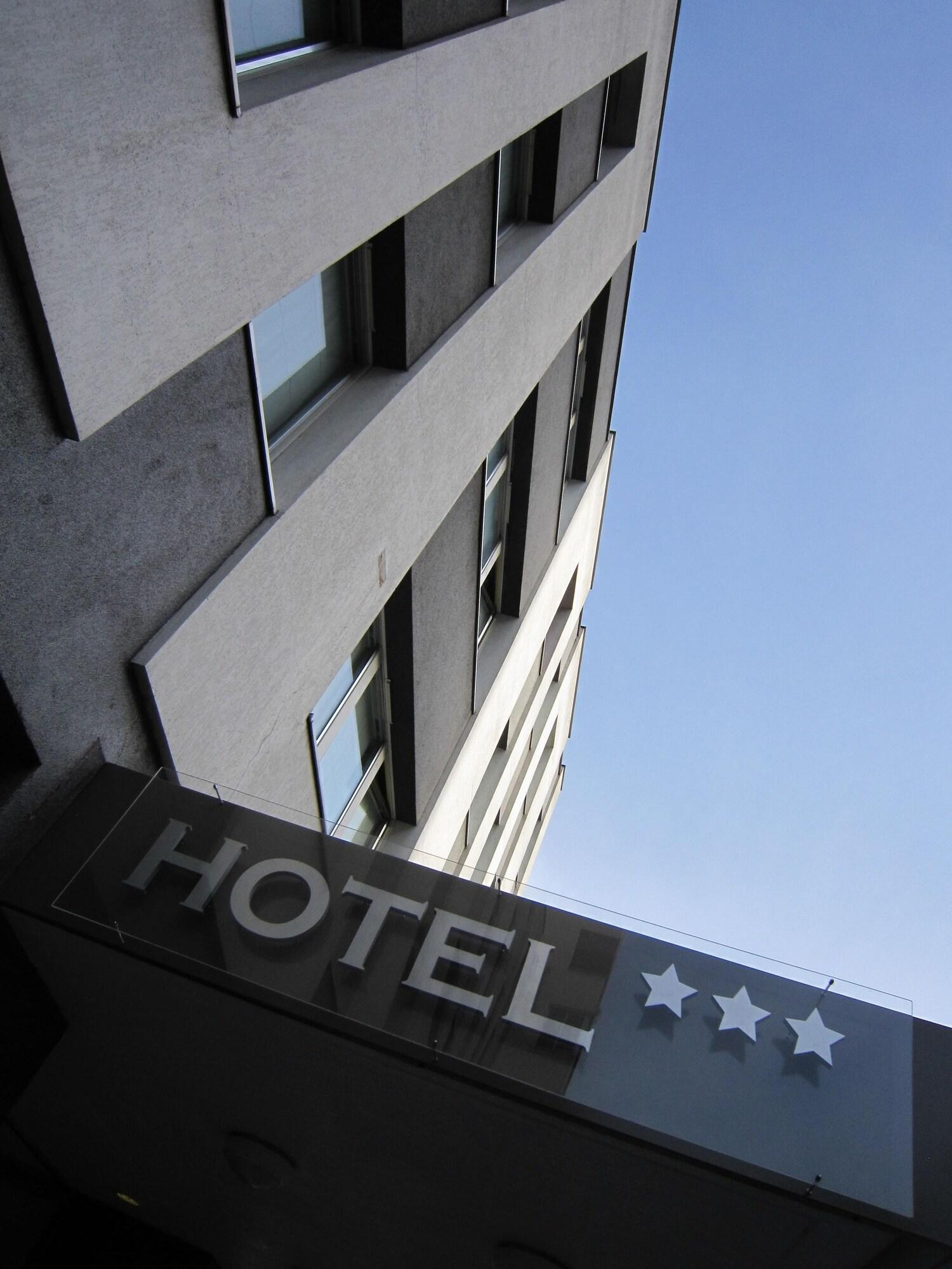 Vista Exterior Hotel Anne de Bretagne