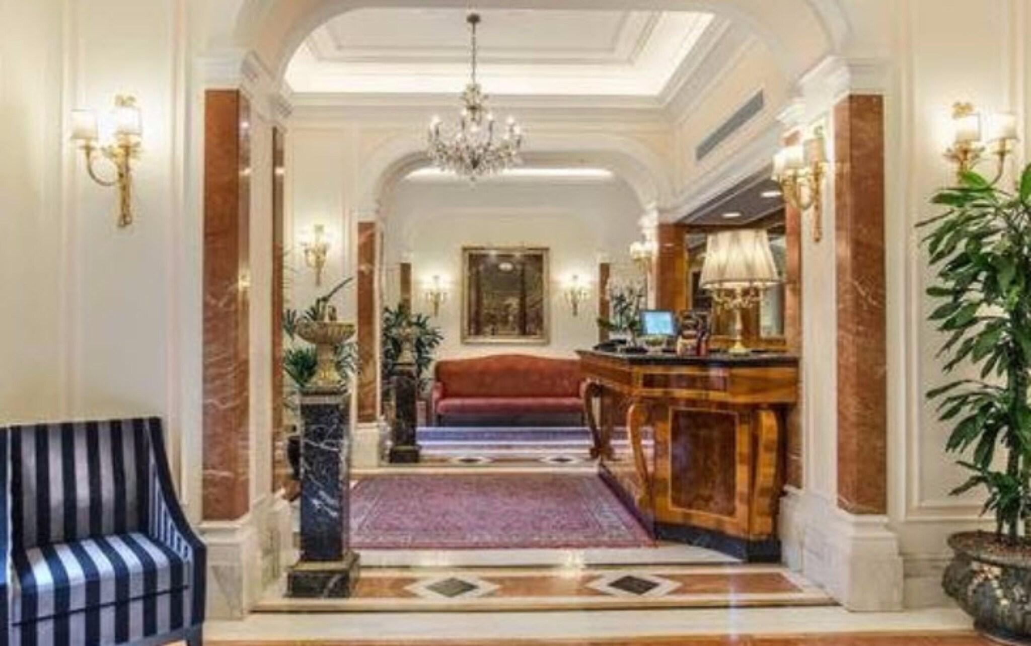 Vista Lobby Albergo Del Senato