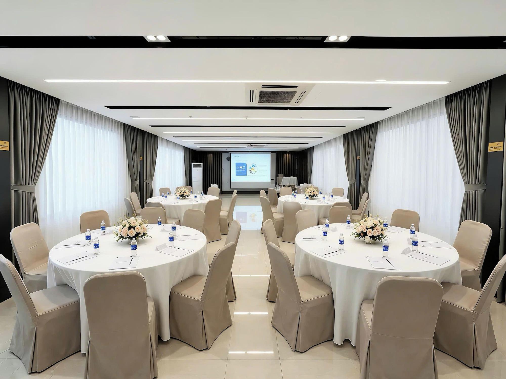 Sala de Reuniones Parkside Sunline Hotel