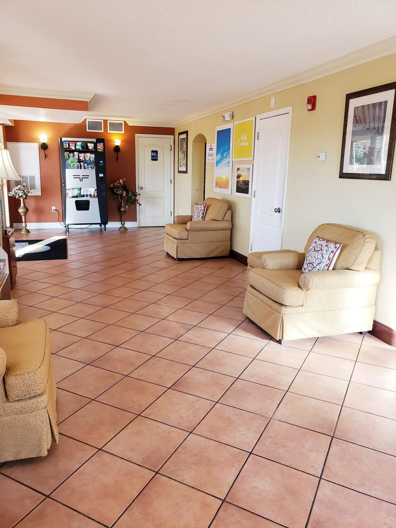 Vista Exterior Days Inn by Wyndham Kissimmee West