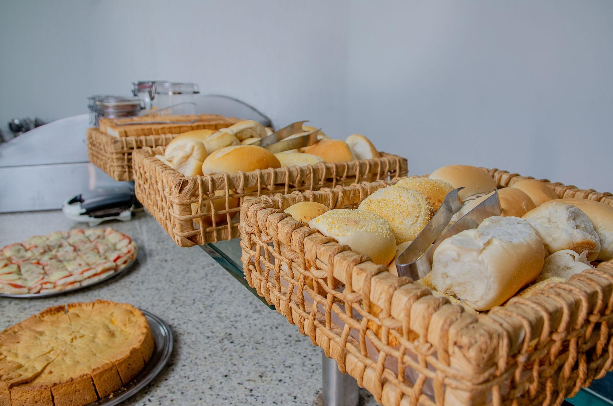 Restaurant La Belle Beach Hotel