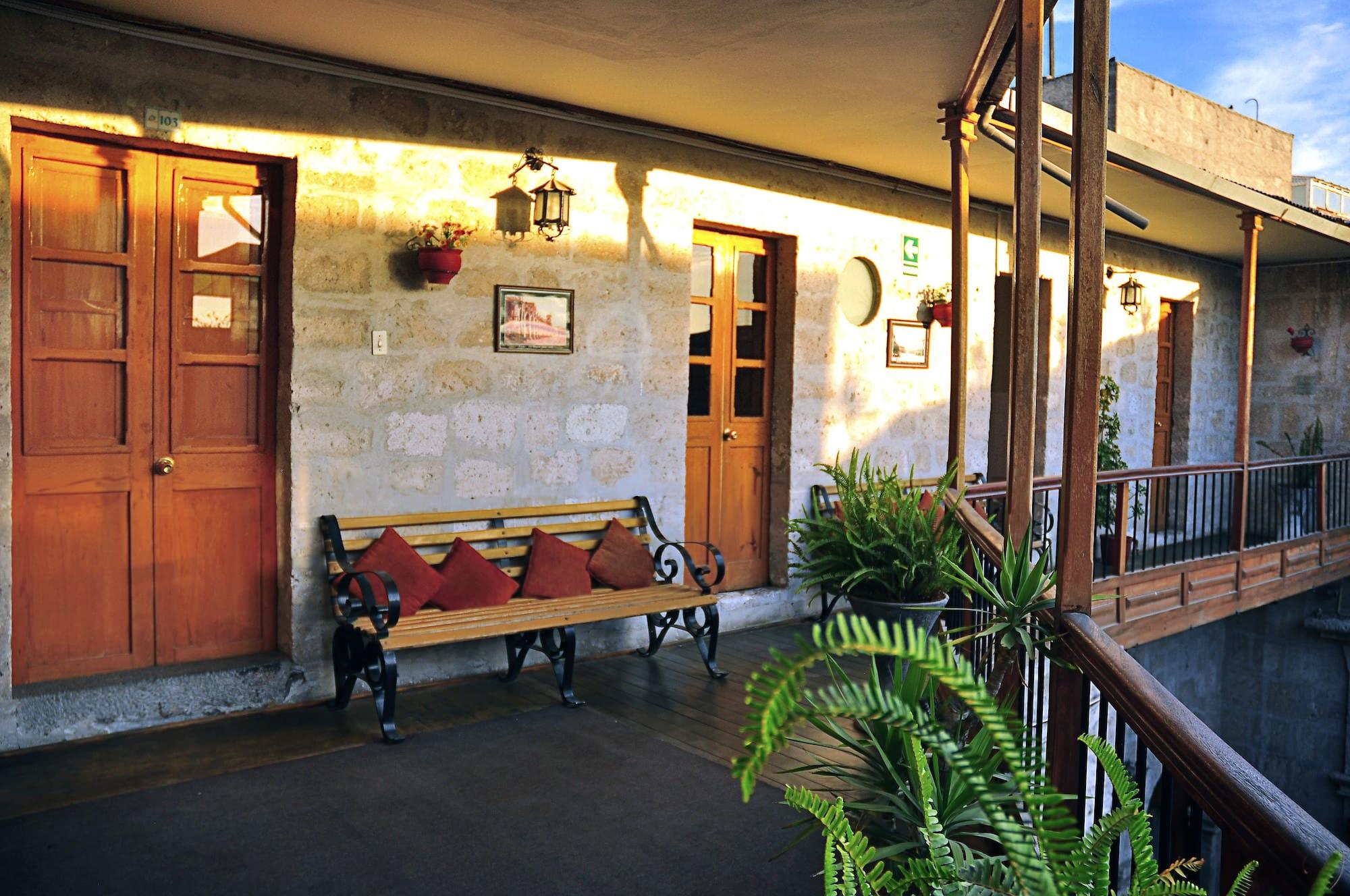 Vista Lobby Hoteles Riviera Colonial