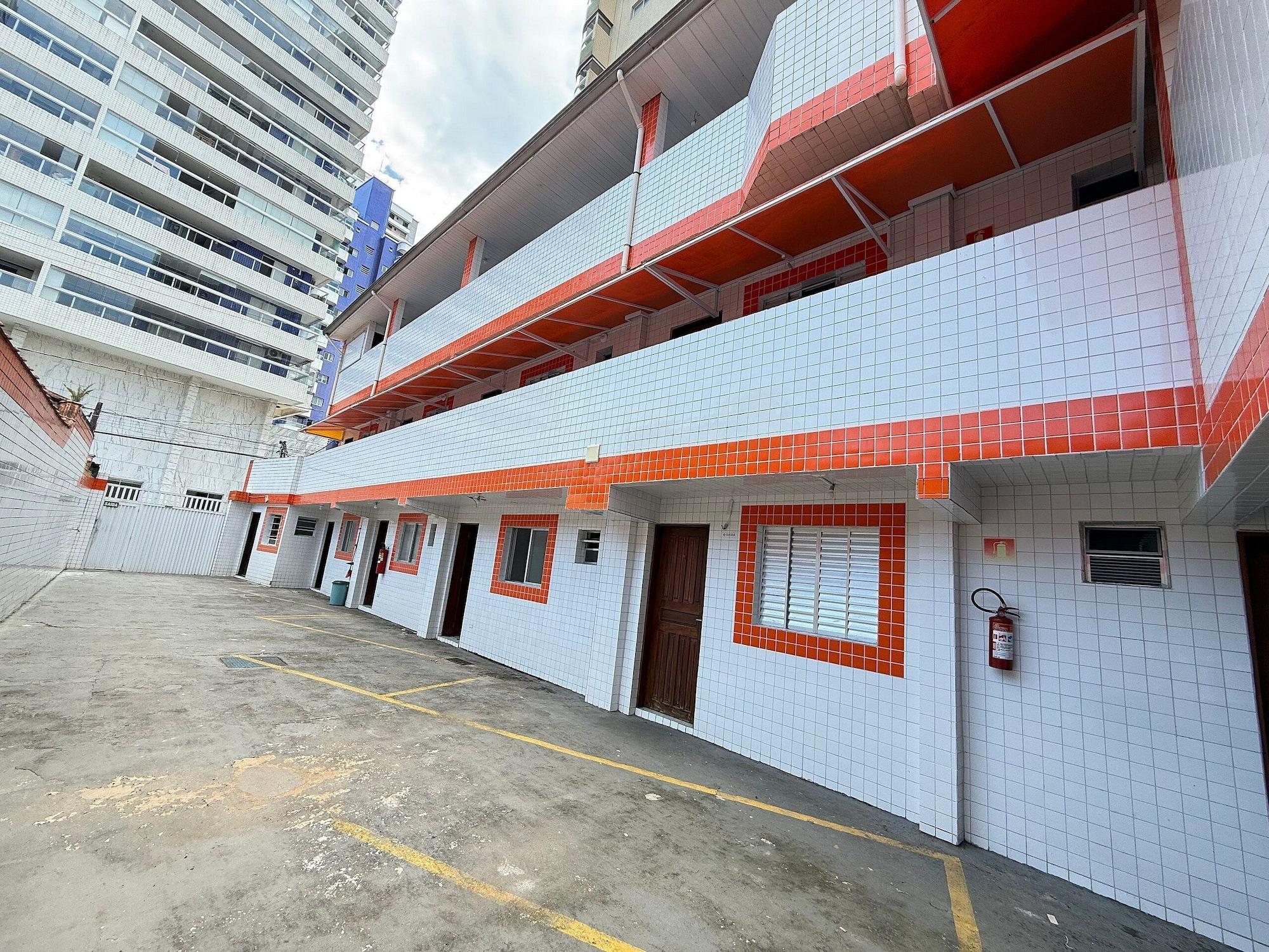 Vista Exterior Pé na Areia Praia da Aviação II