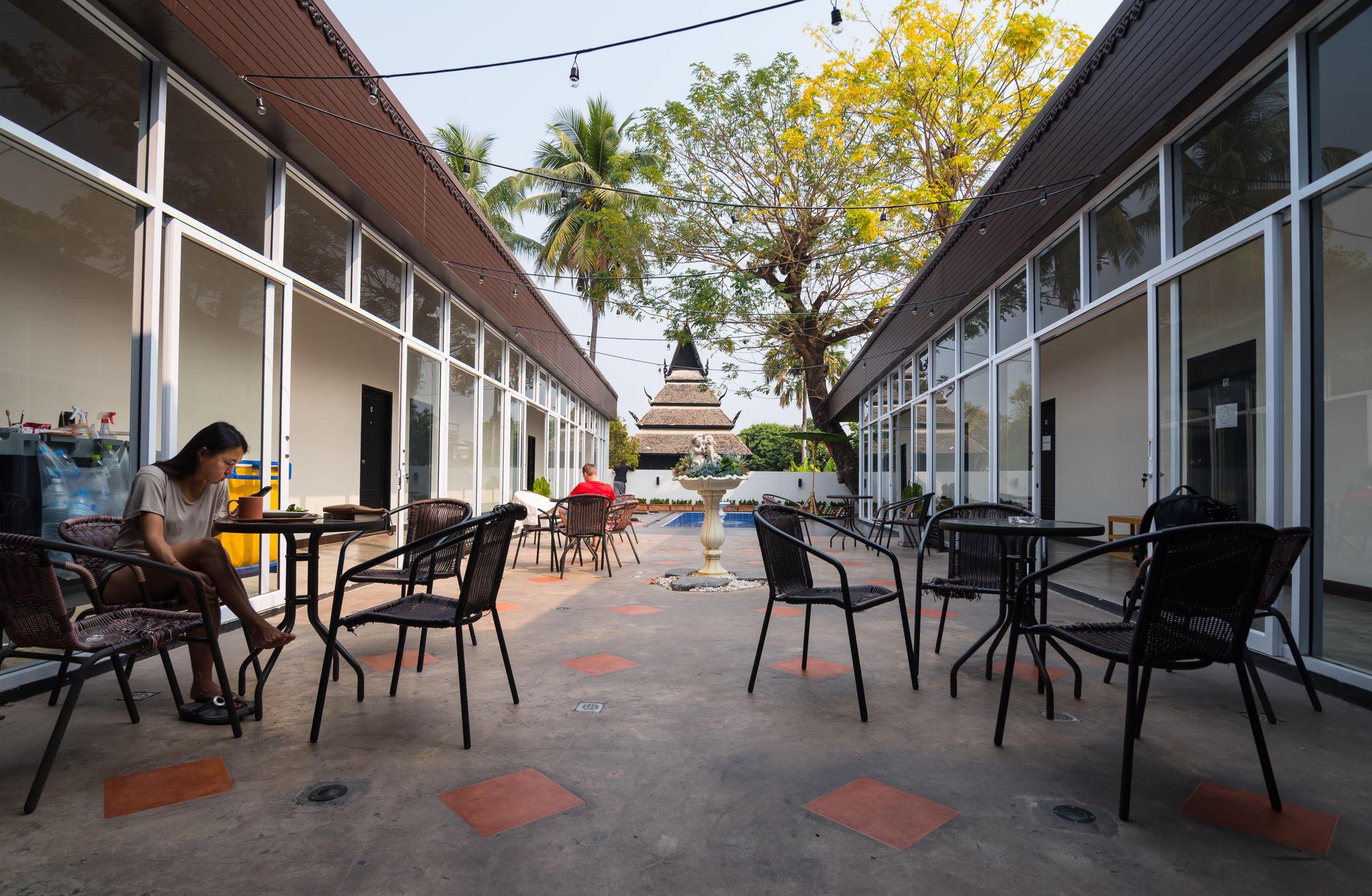Vista Exterior Mercy Hostel