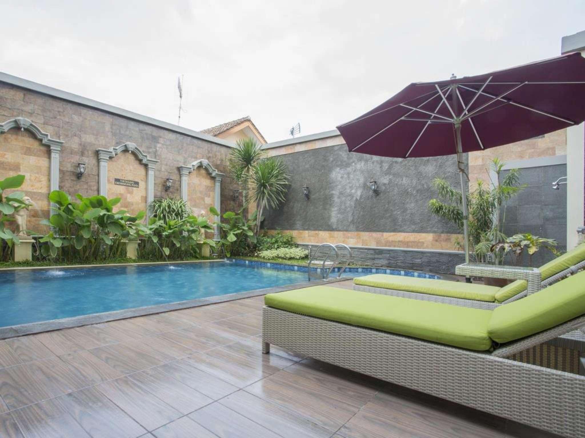 Playa Prima In Hotel Malioboro