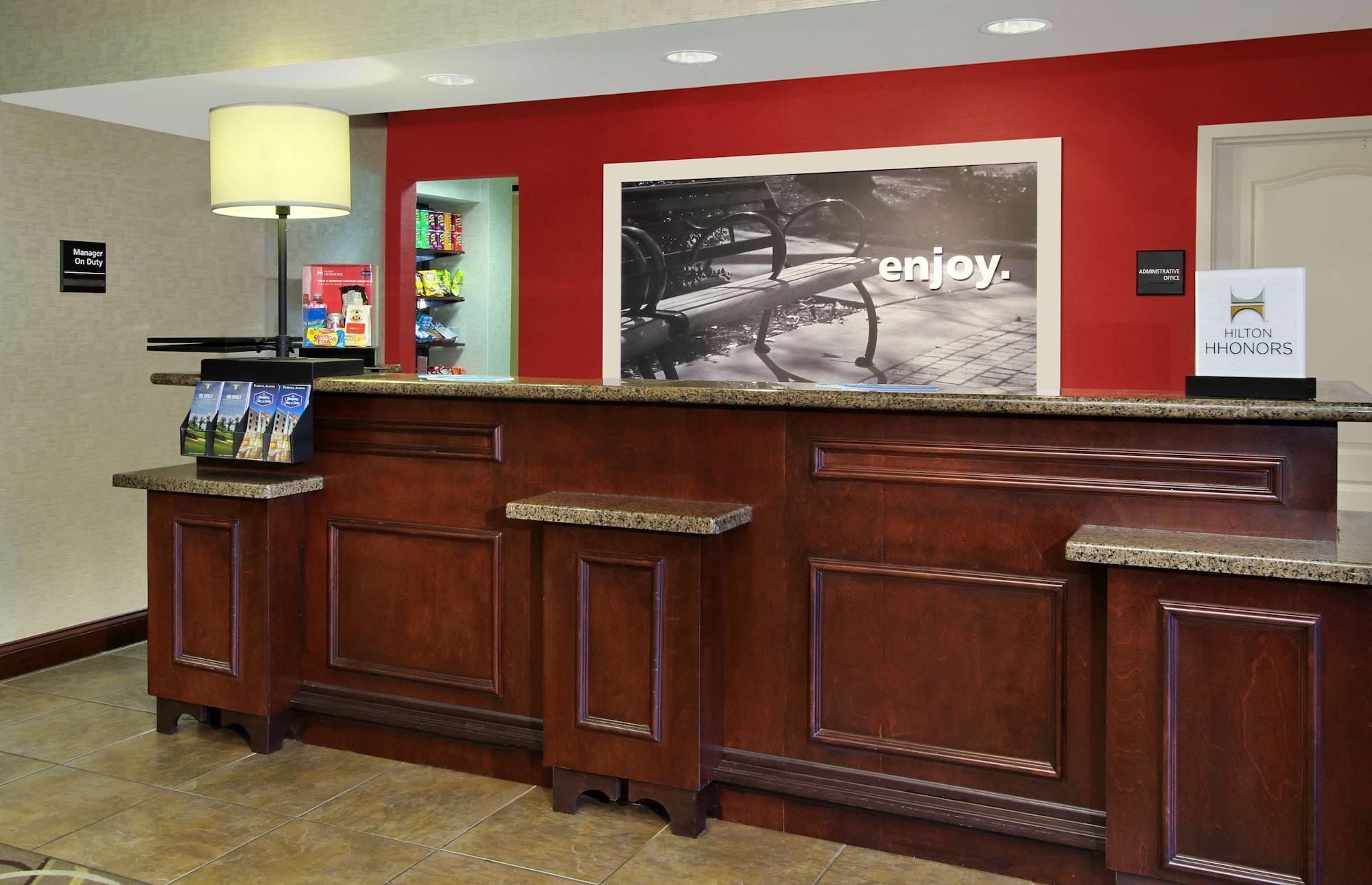 Vista Lobby Hampton Inn & Suites Florence-Downtown