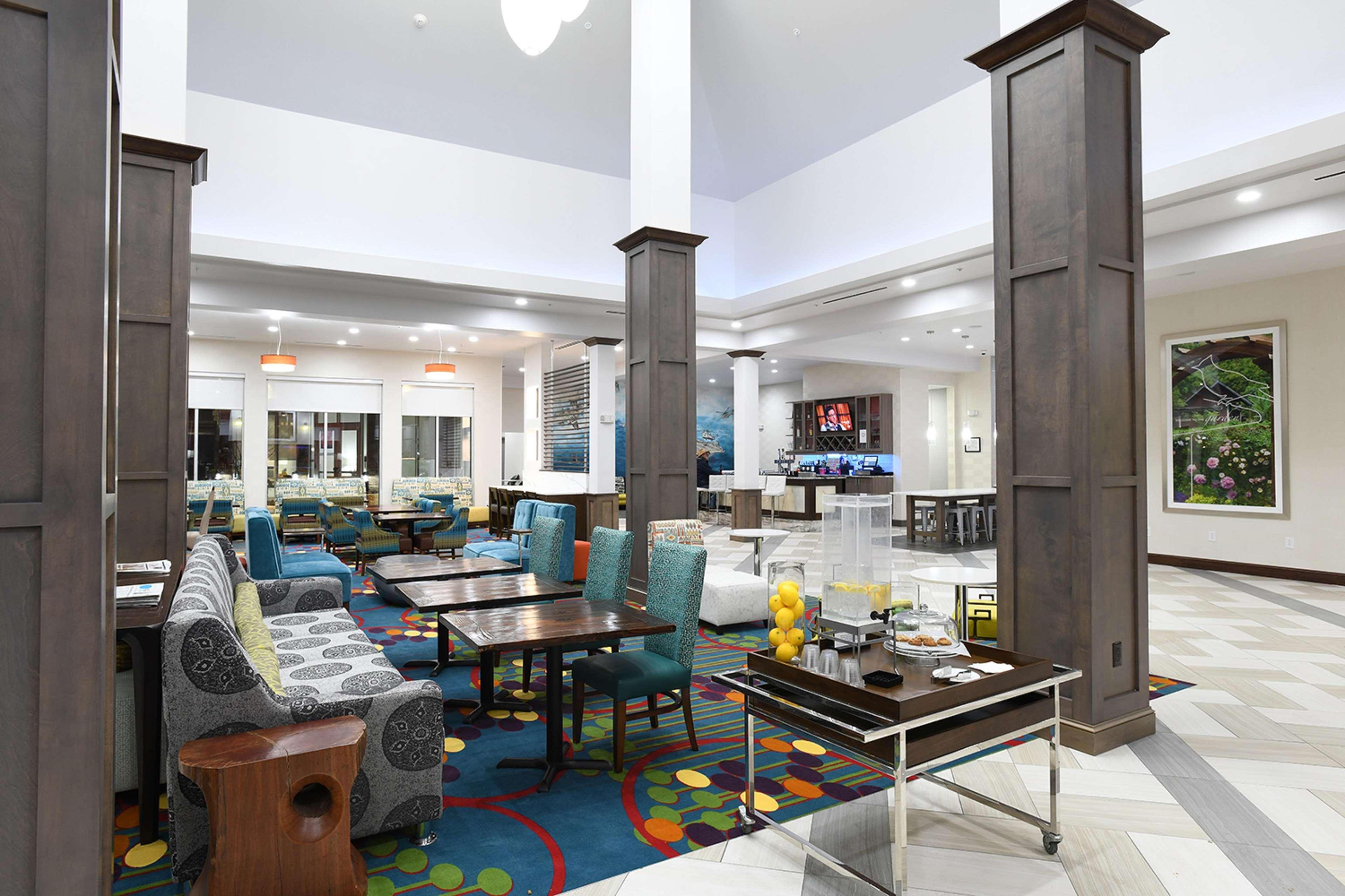 Vista Lobby Hilton Garden Inn Jacksonville