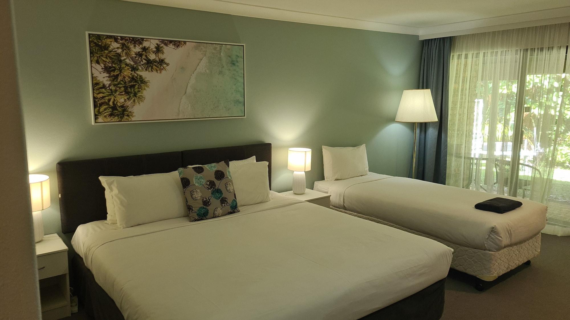 Varios Tea Gardens Motel