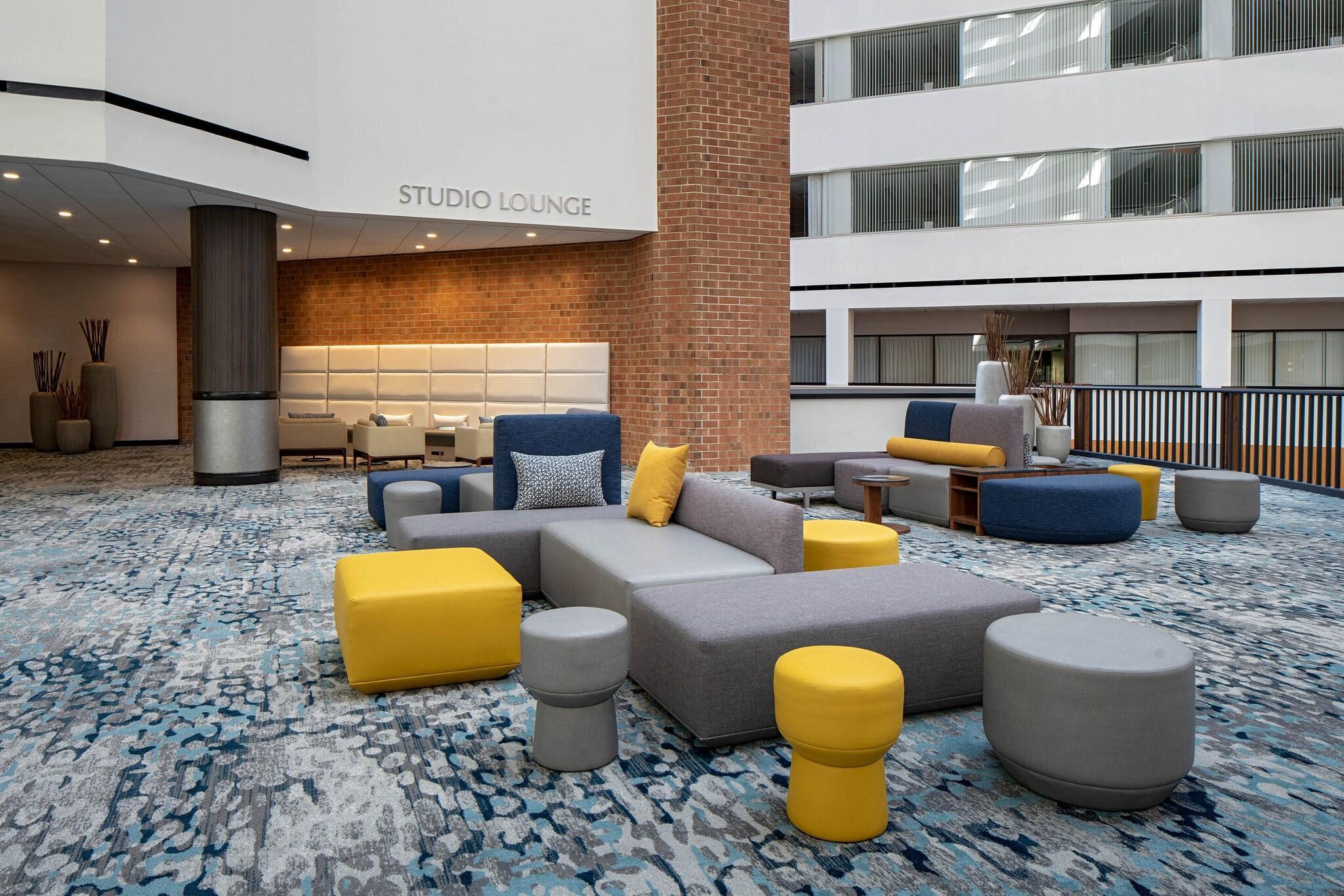 Vista Lobby Hyatt Regency Indianapolis