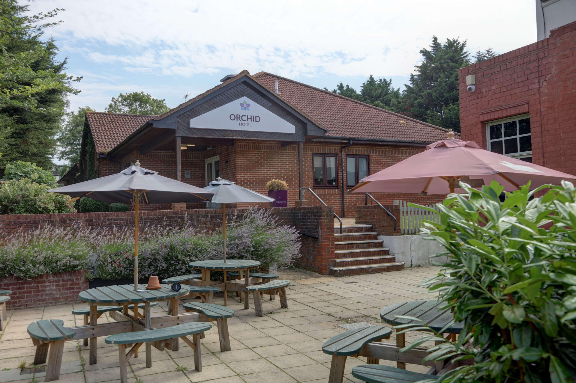 Vista Exterior Orchid Epsom, Sure Hotel Collection by Best Western