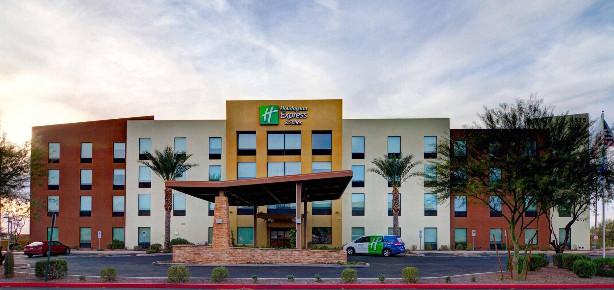Vista Exterior Holiday Inn Express Hotel & Suites Phoenix North Scottsdale by IHG