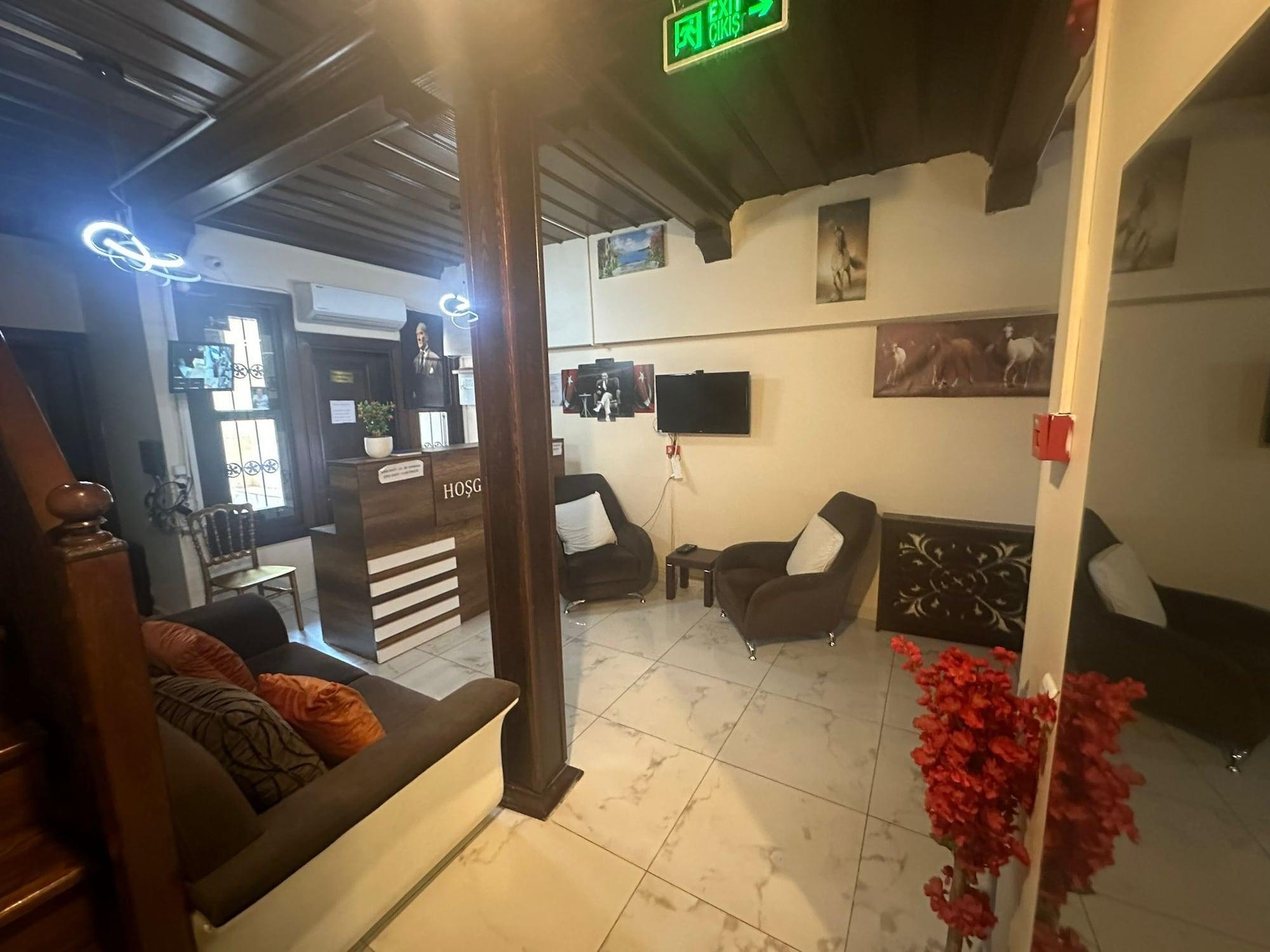 Vista Lobby Guner Hotel