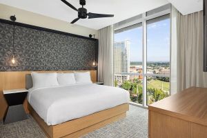 Alojamiento - 1BD/Atlanta - Downtown w/Rooftop Pool and Pool Bar!