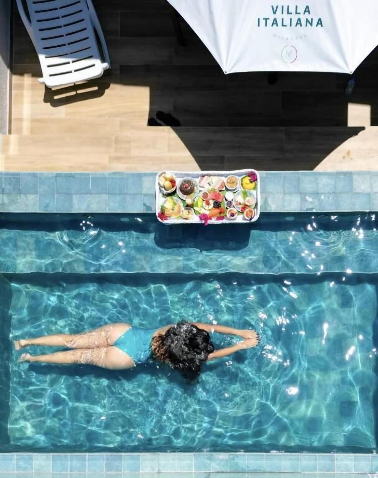 Vista Piscina Villa Italiana