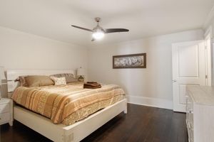 Alquiler Vacacional - “A Stone's Throw” from French Quarter-Modern Charm Gorgeous CBD Condo <br>