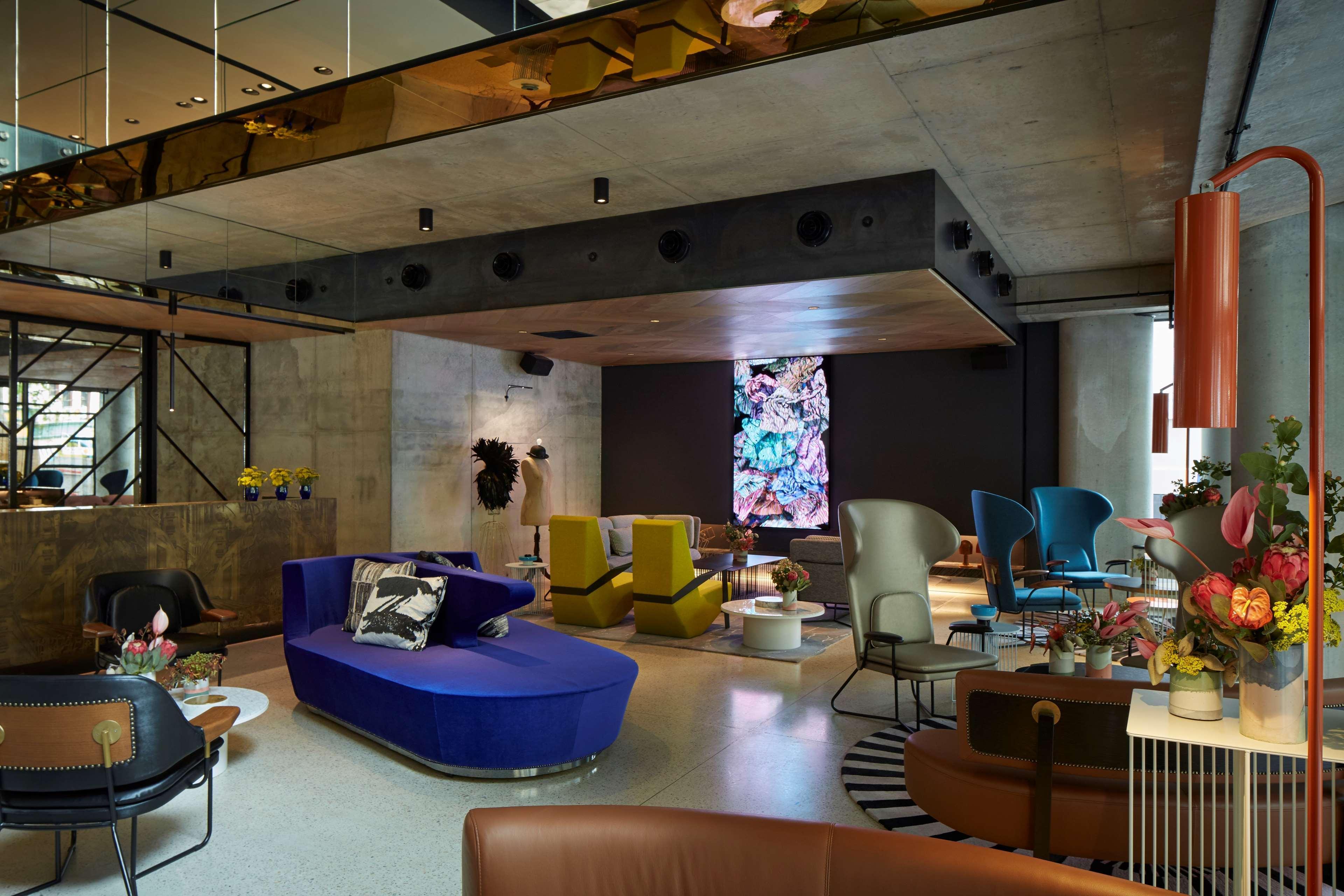 Vista Lobby QT Melbourne