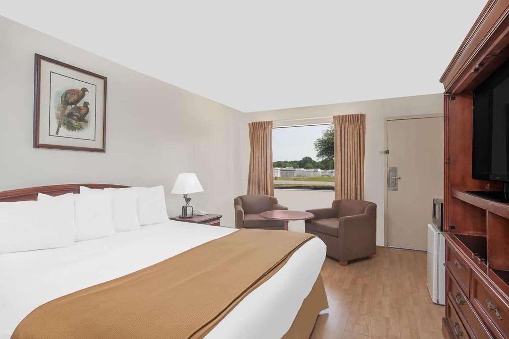 Habitación Courtyard Hotel & Event Center