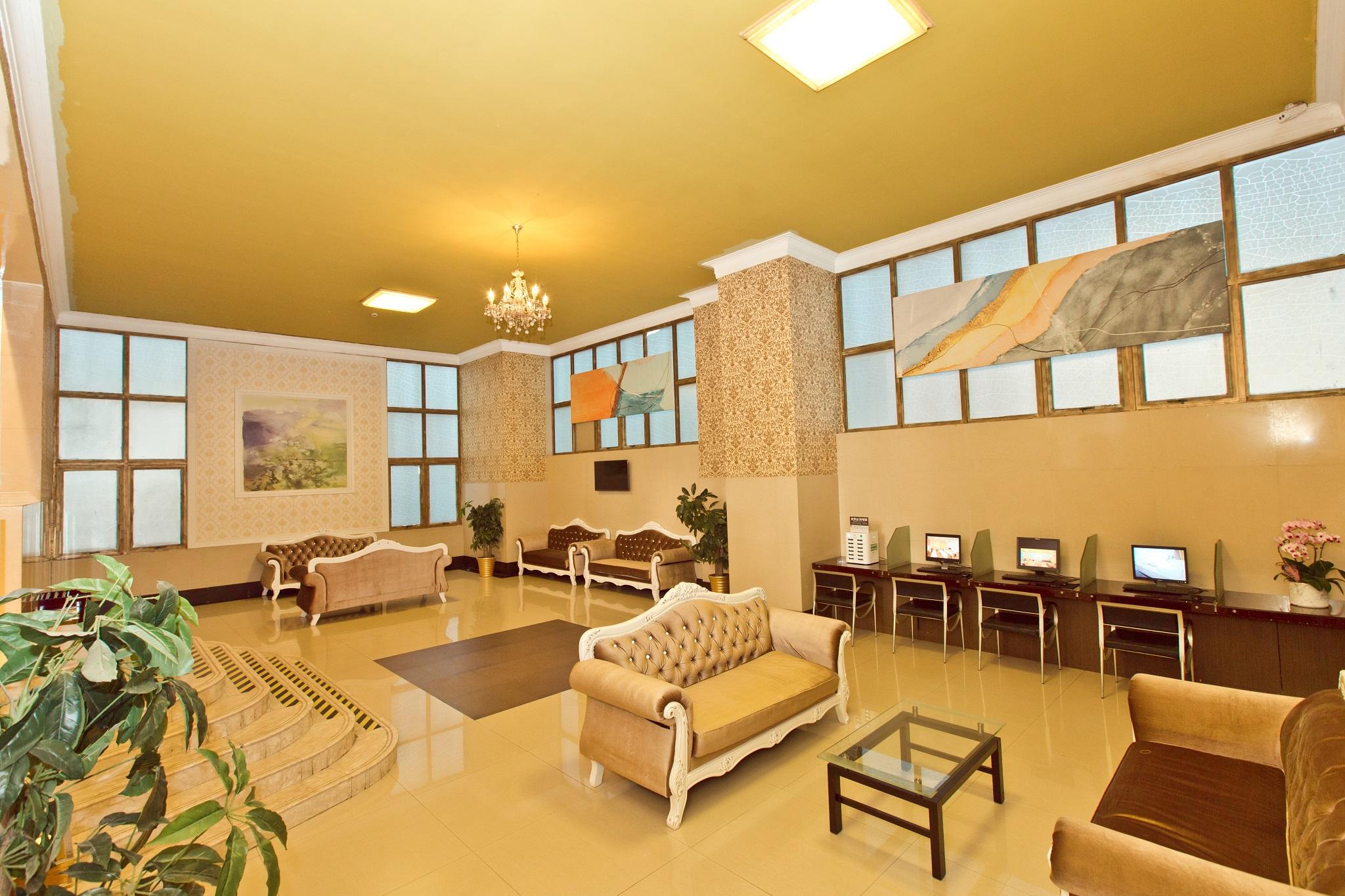 Vista Lobby Magnificent International Hotel