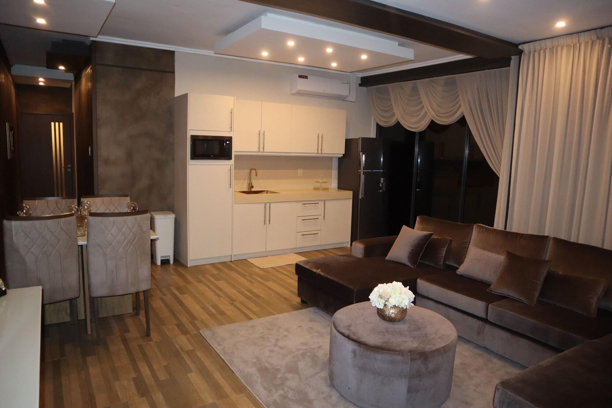 Vista Piscina Empire 1 Celinastraat Paramaribo