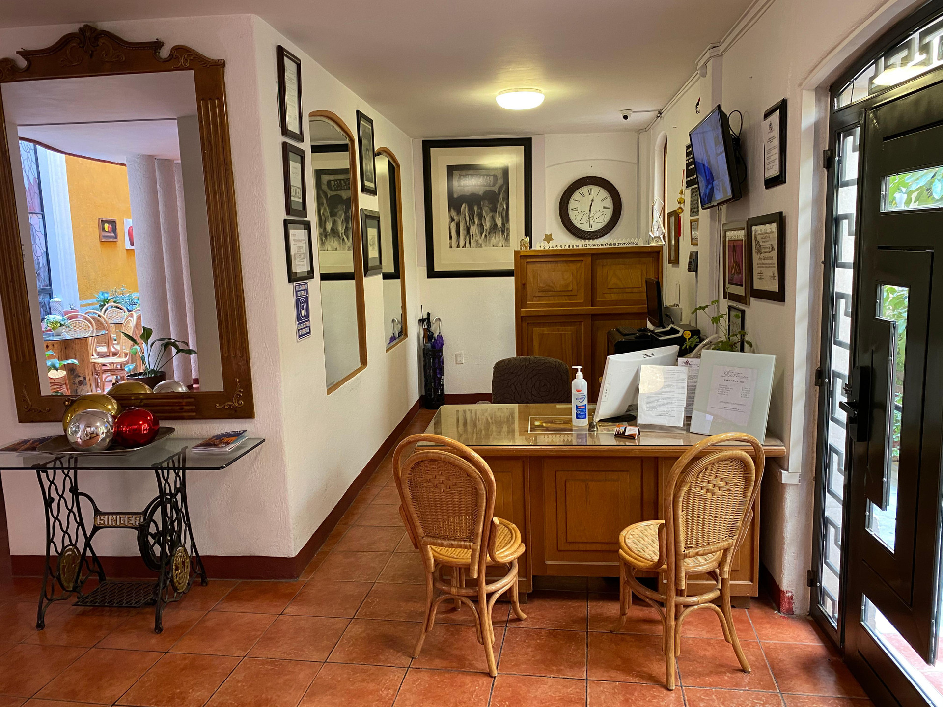 Vista Lobby Hotel Casona Los Vitrales