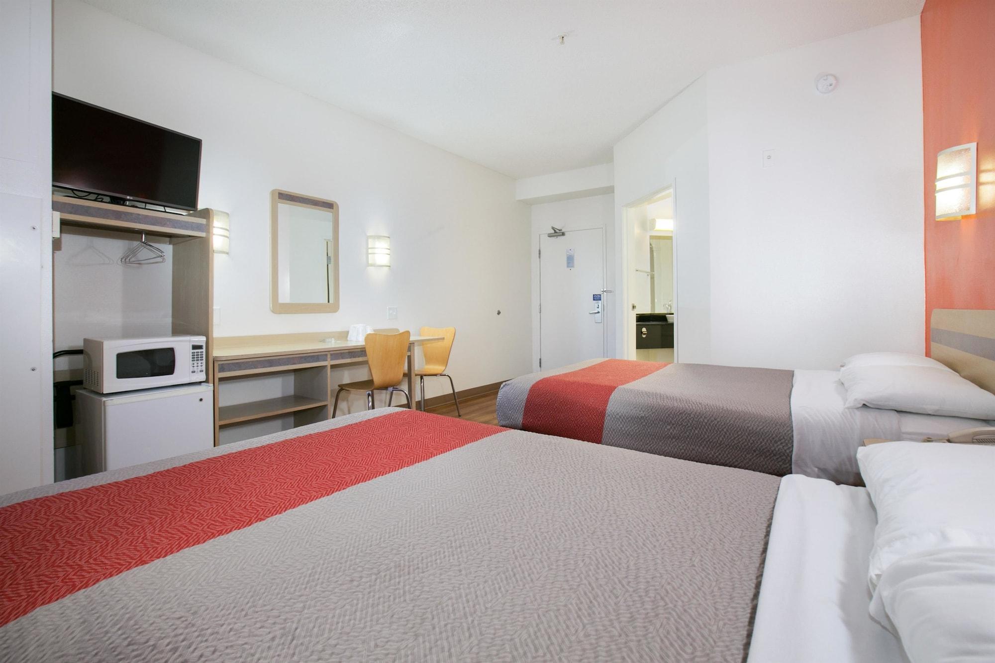 Set de Habitación Motel 6 Brooklyn Center, MN - Minneapolis