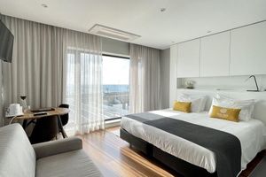 Alquiler Vacacional - Praia de Santos, Exclusive Villa, Sea-sided with swimming pool, Azores Islands
