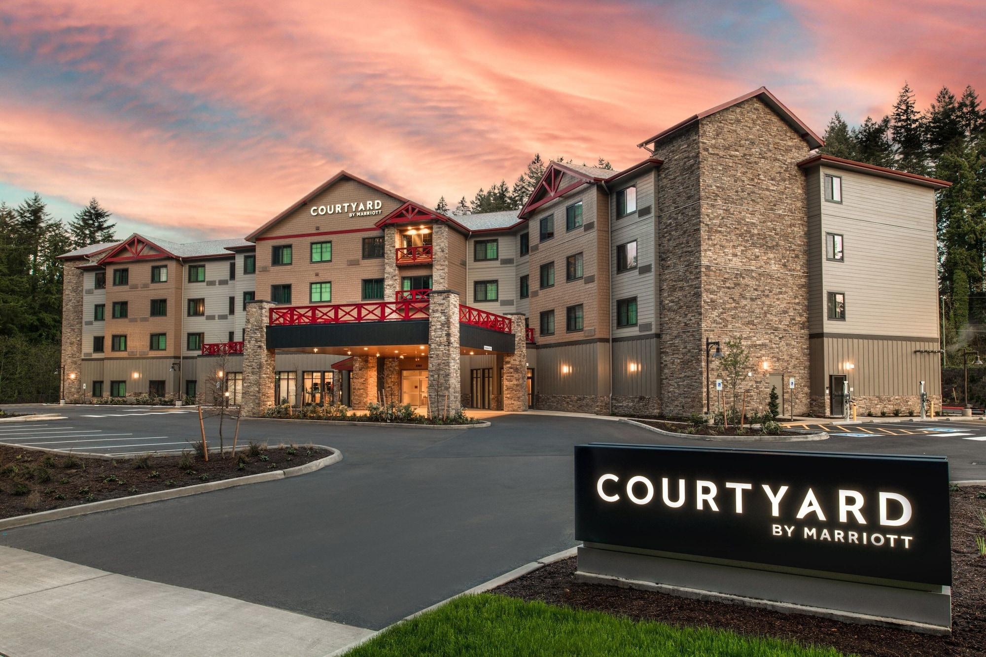 Vista Exterior Courtyard By Marriott Olympia