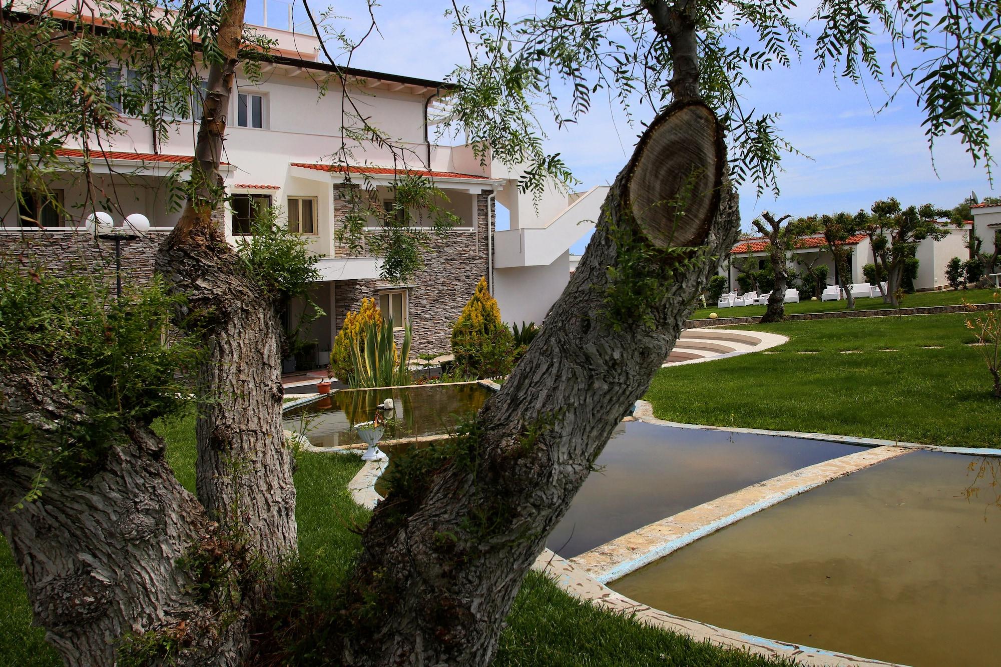 Vista Exterior Le Ginestre Family Wellness Hotel