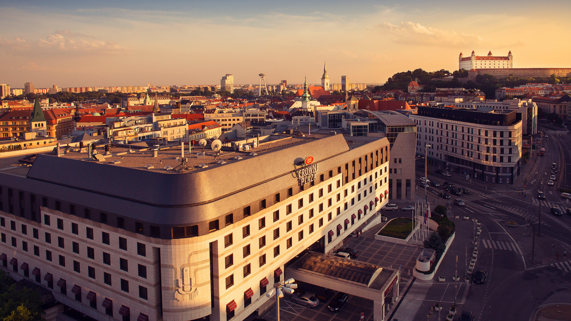 Vista Exterior Crowne Plaza Bratislava by IHG