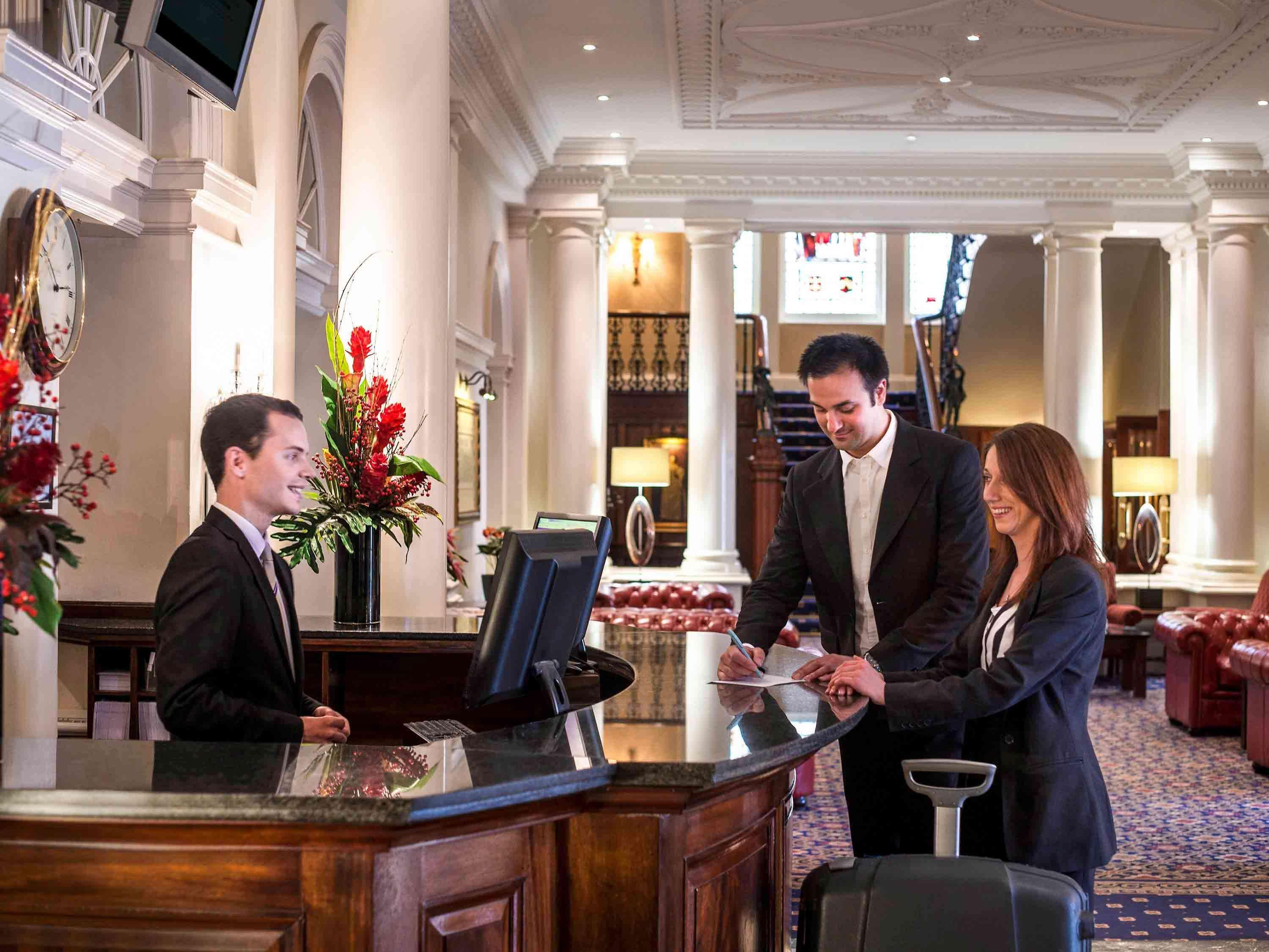 Vista Lobby Exeter Rougemont hotel by Sunday