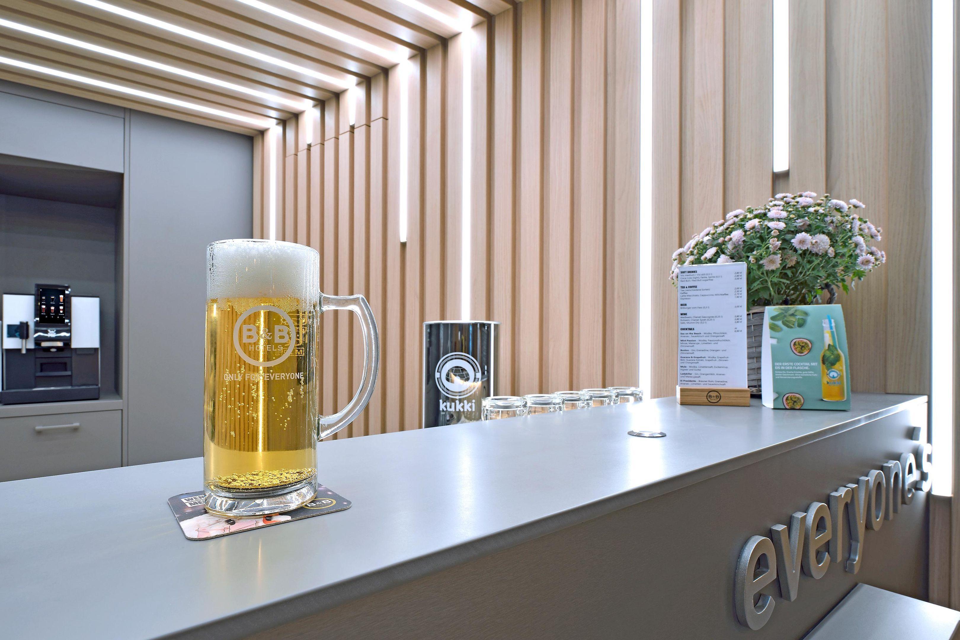 Bar/Salón B&B Hotel Hannover-City